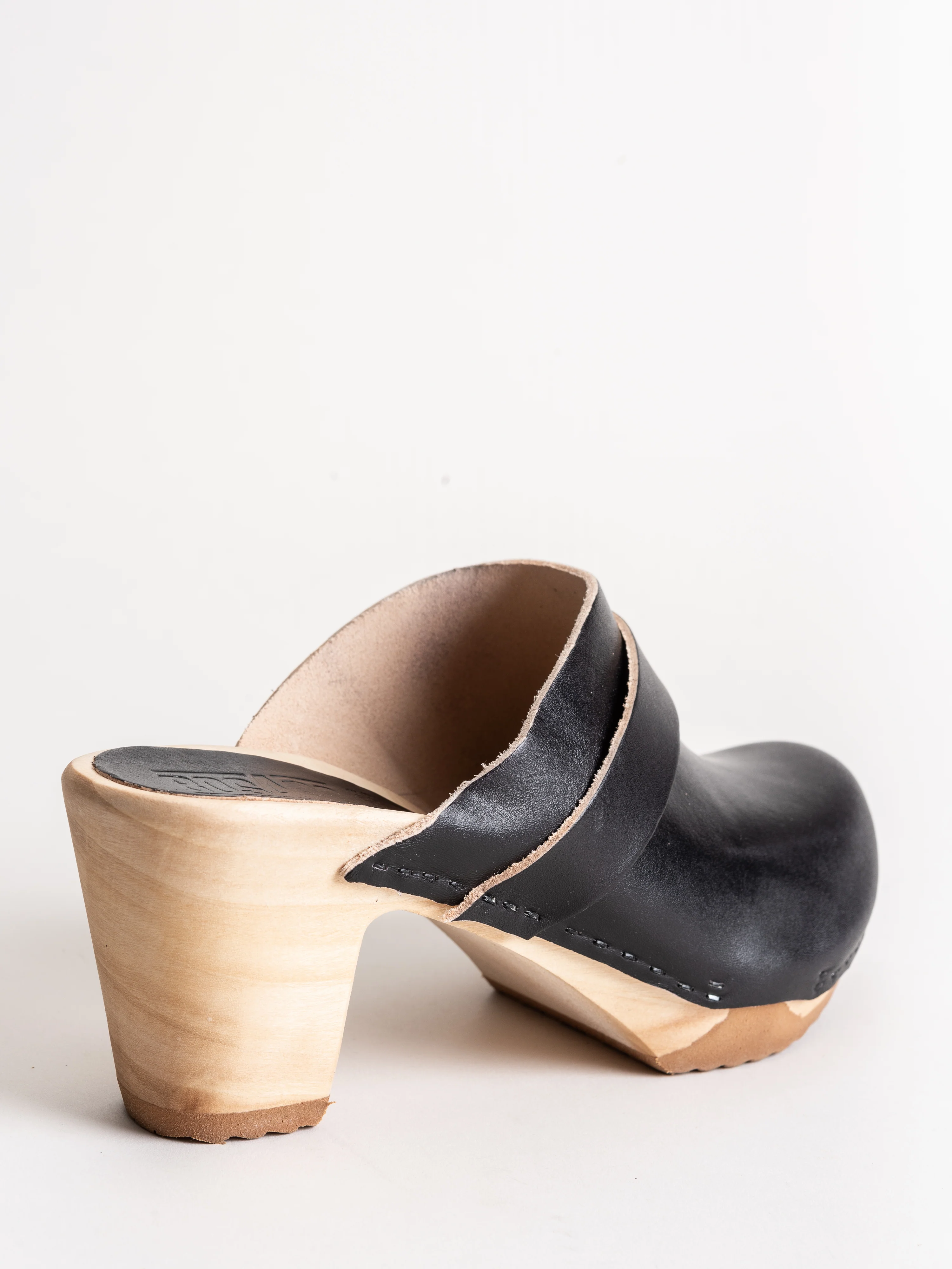 closed toe high clog - black - Image 3