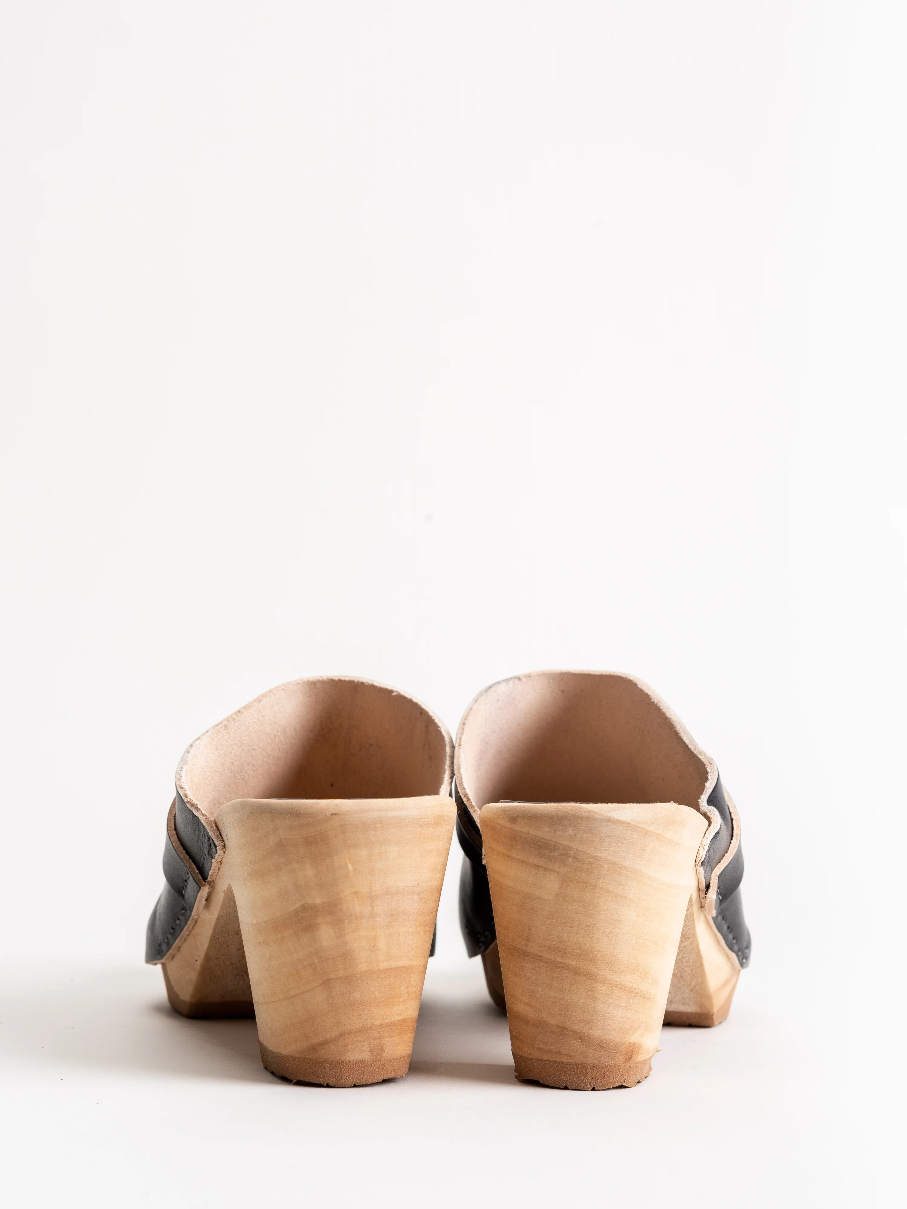 closed toe high clog - black - Image 5