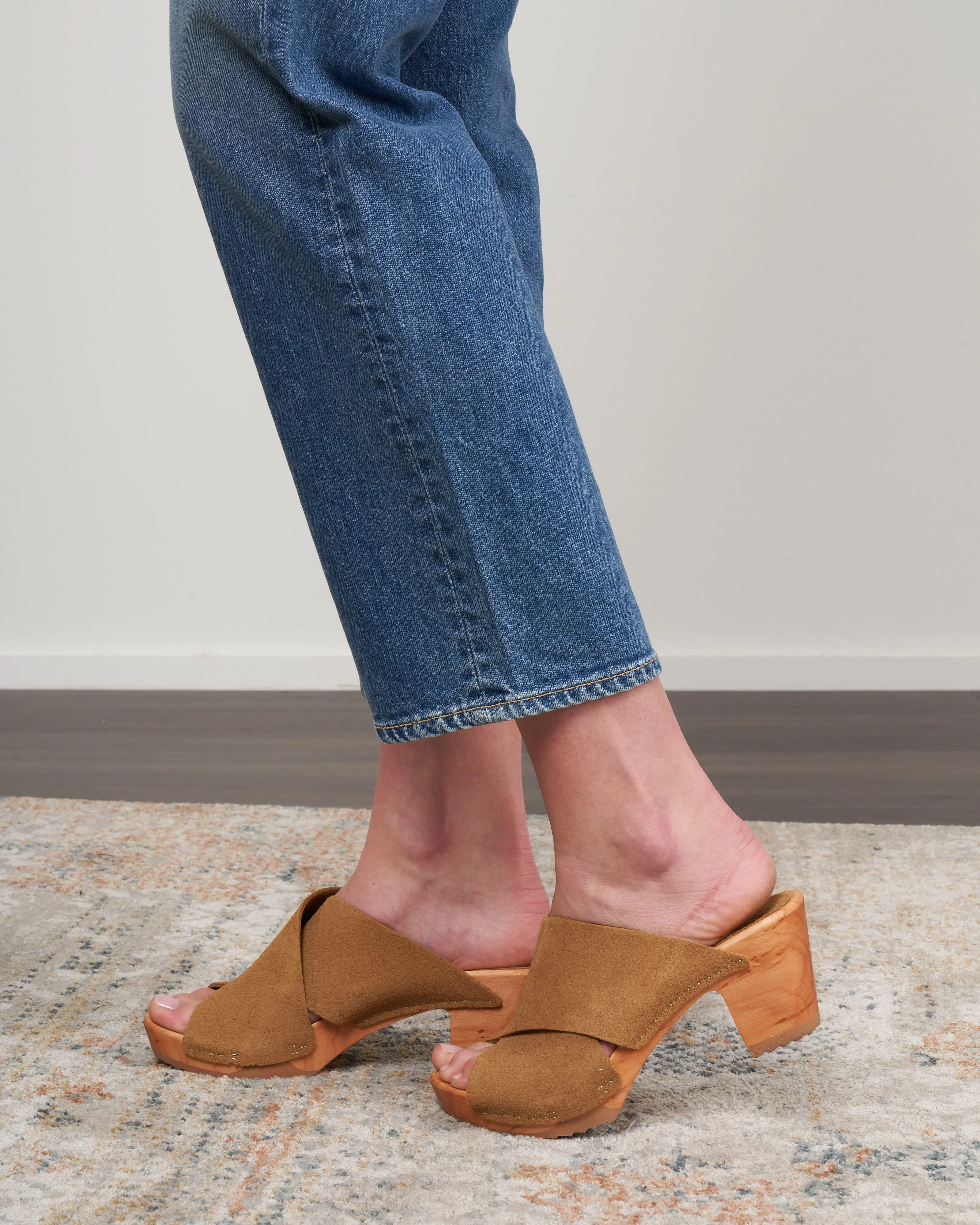 rita crisscross clog - tan nubuck - Image 4