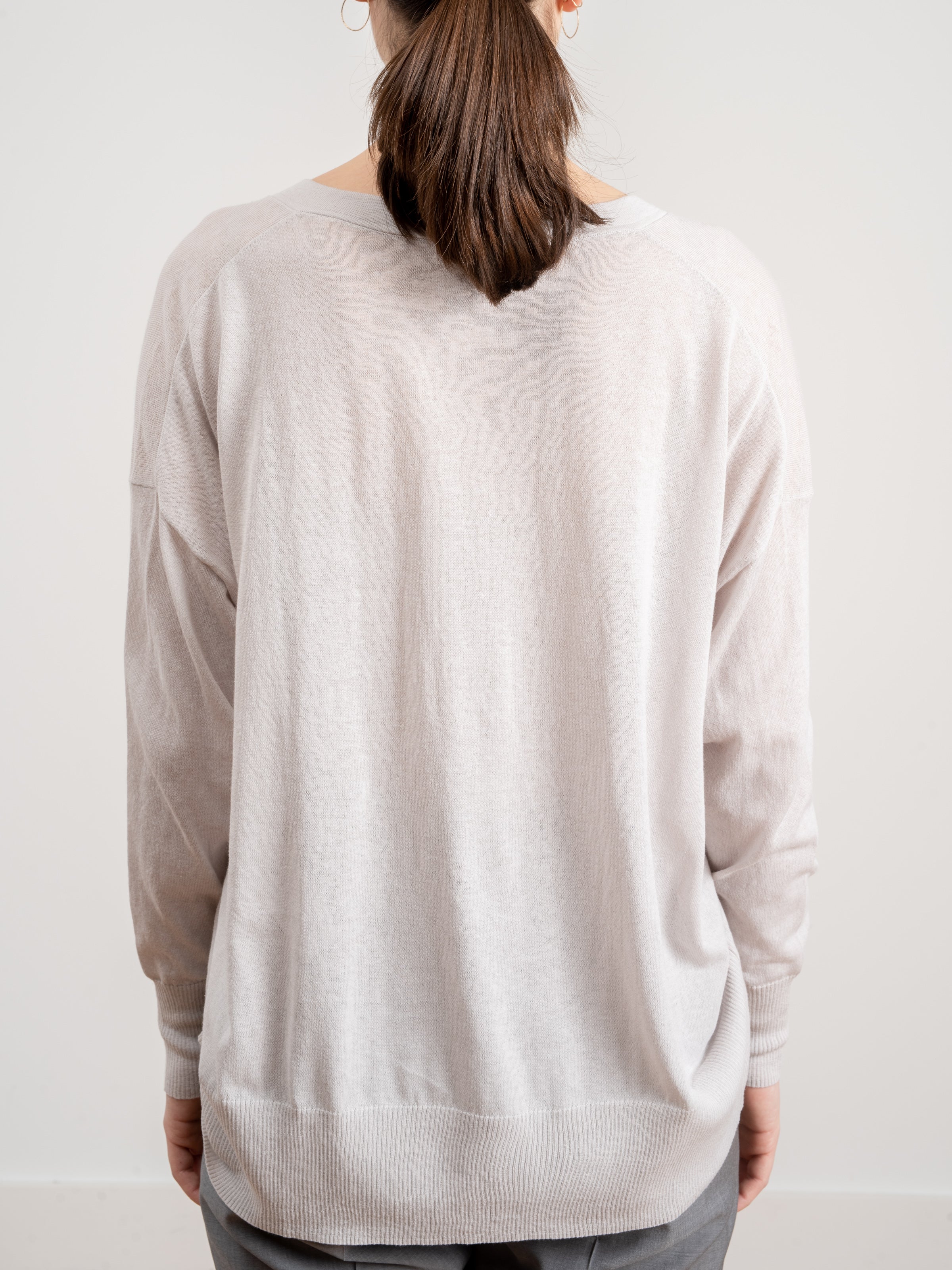 basic v-neck sweater - light grey - Image 6