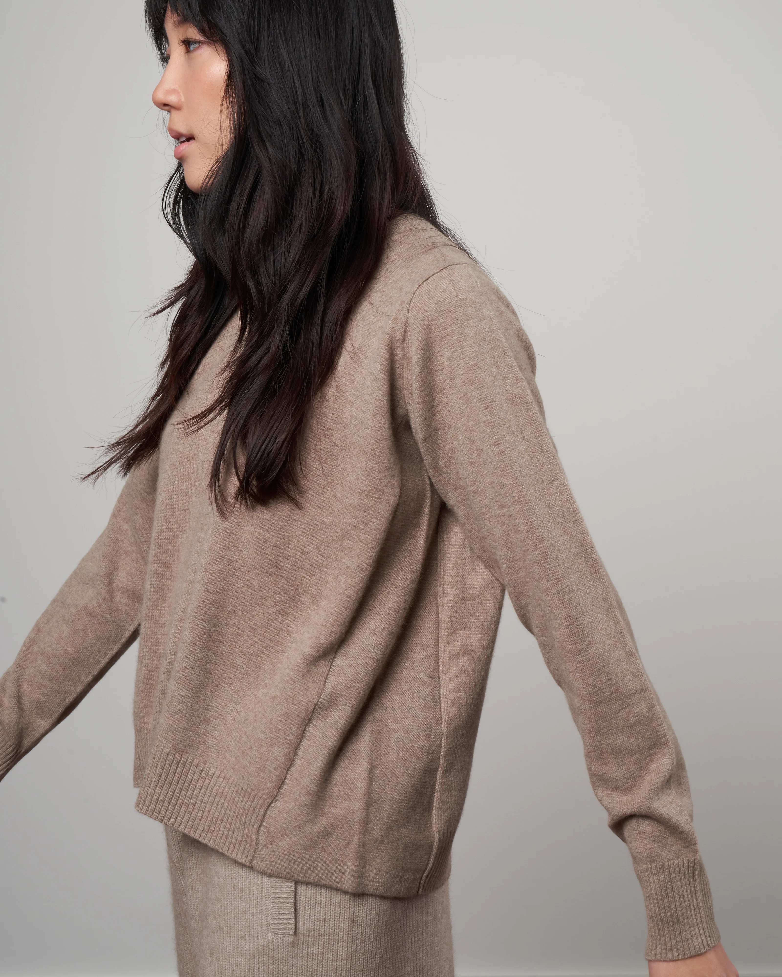 cashmere simple crew neck sweater - beige - Image 2