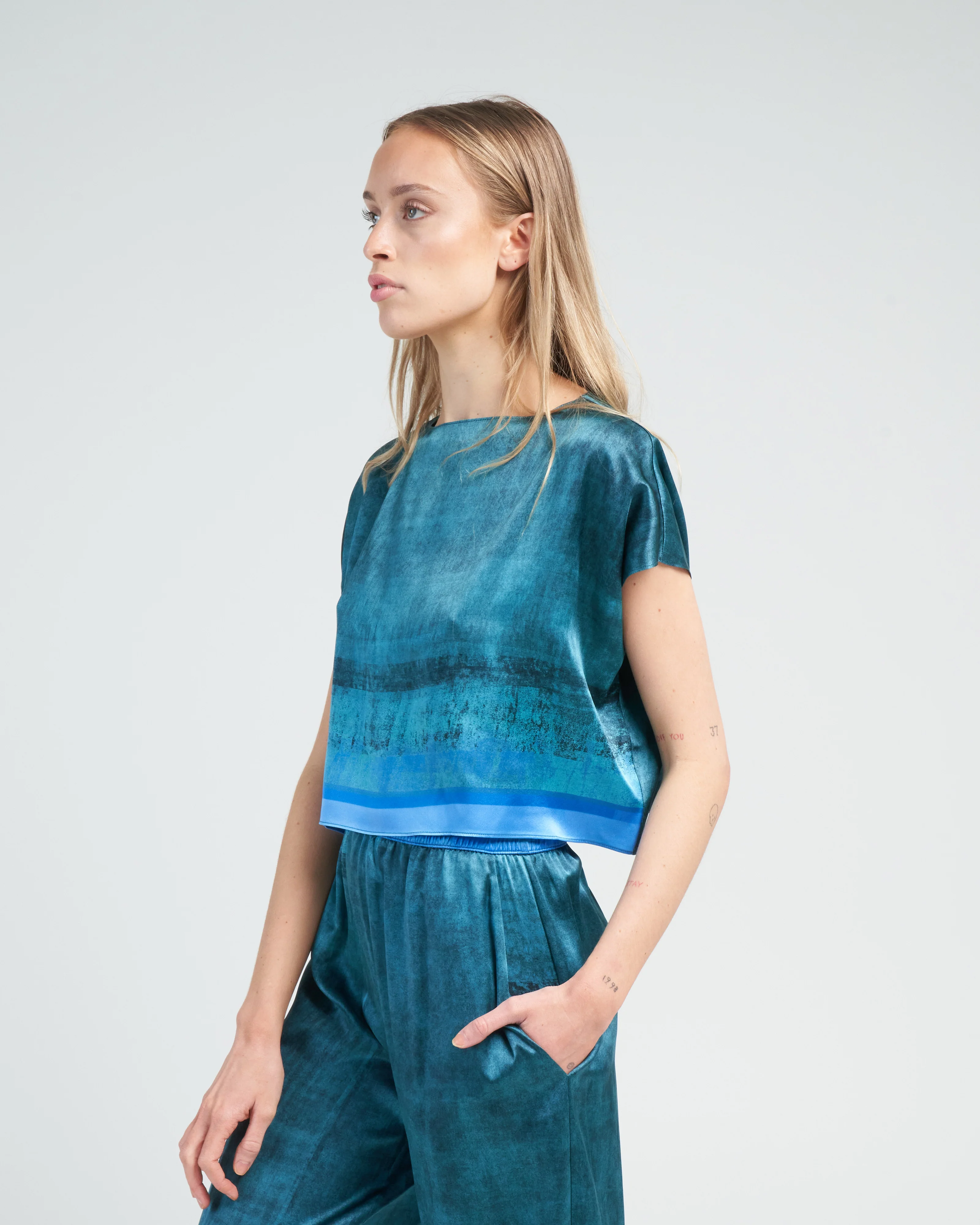 boxy crop tee - glacier - Image 3