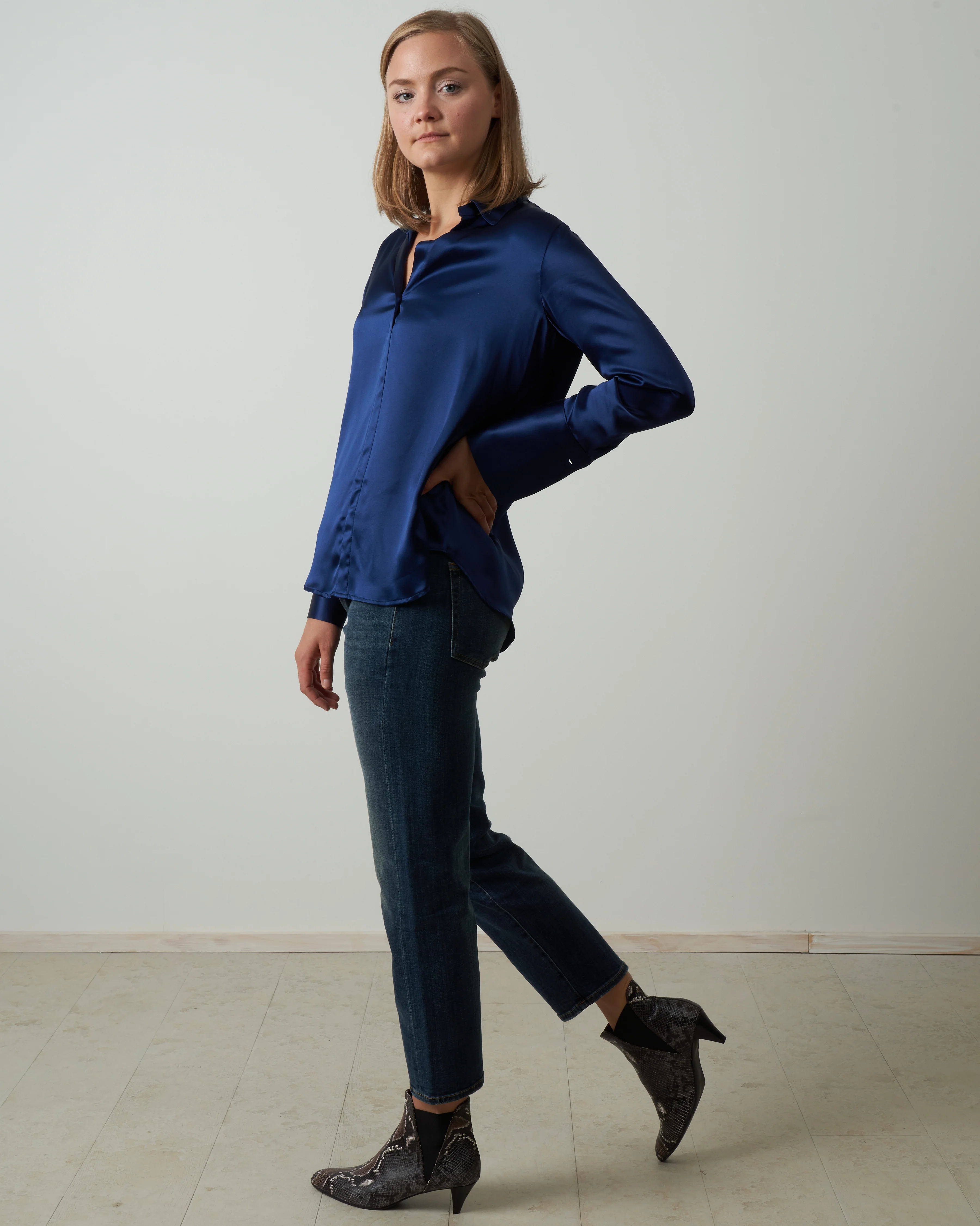 daria blouse - navy - Image 4