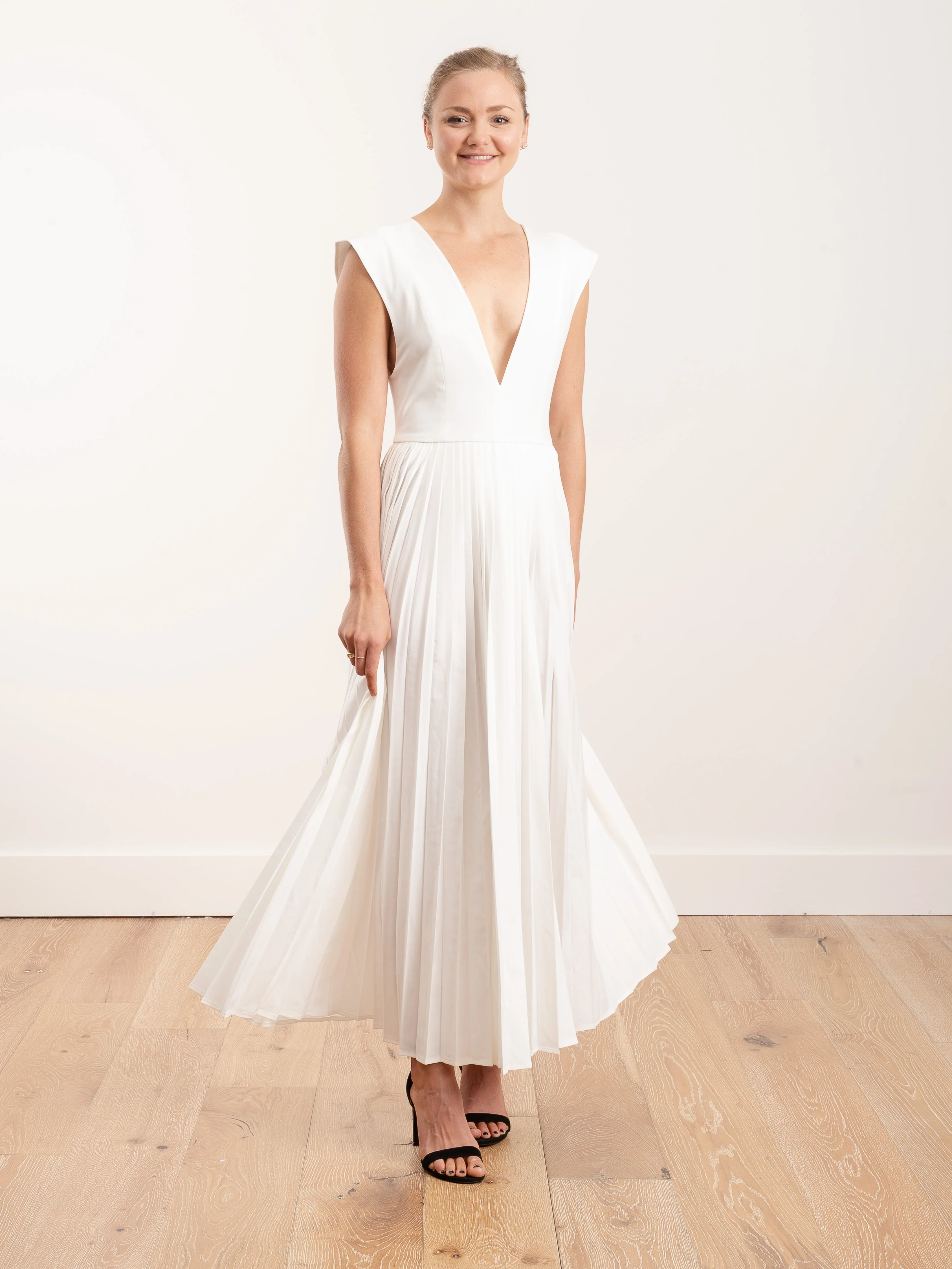 pleasted long dress deep vee