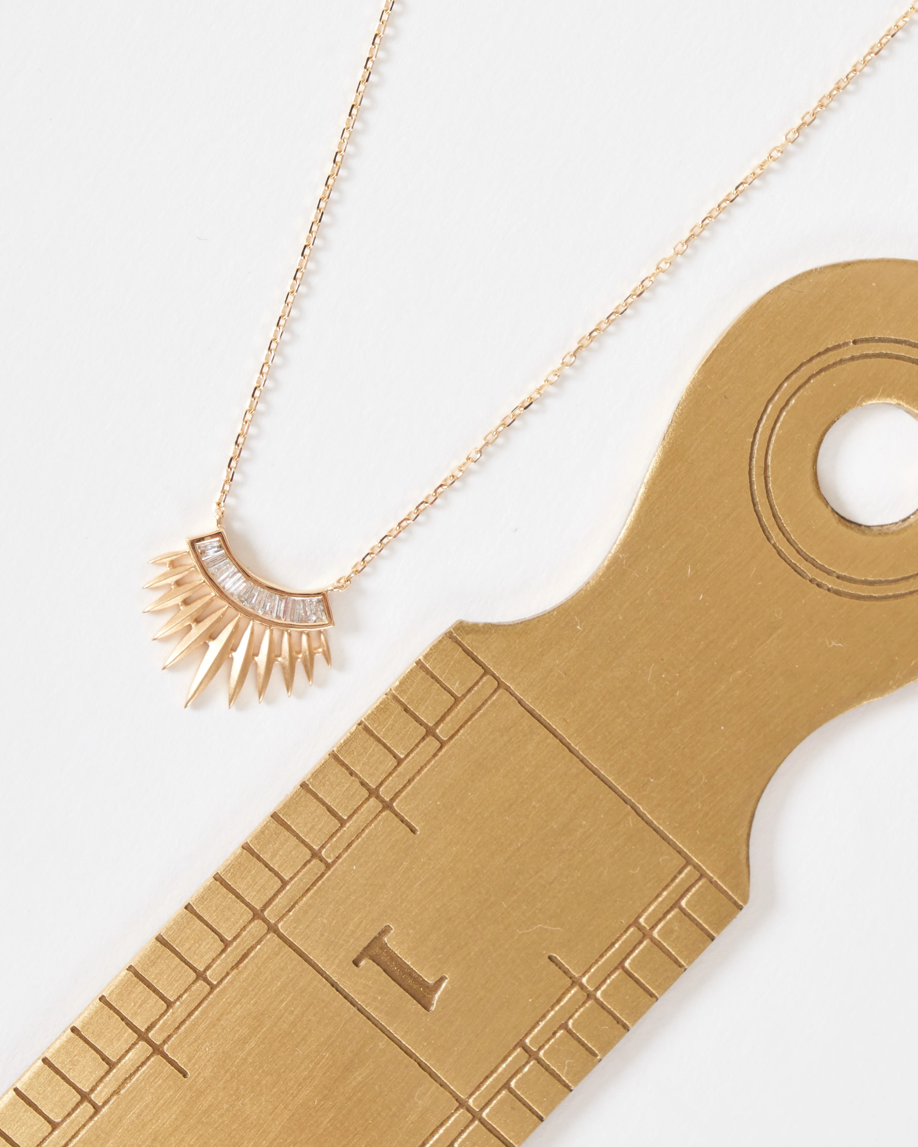 baguette diamonds rising sun chain necklace - diamond/gold - Image 4
