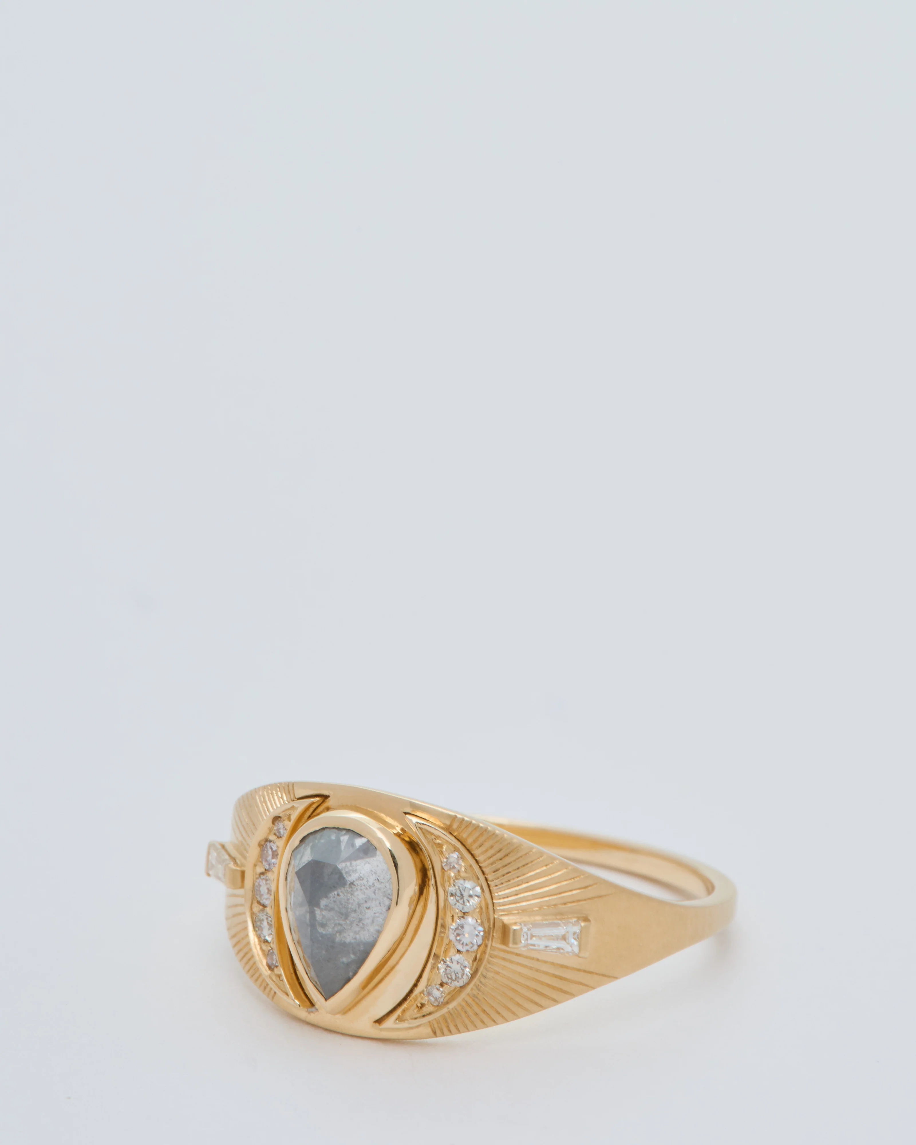 pear/oval diamond ring - Image 3