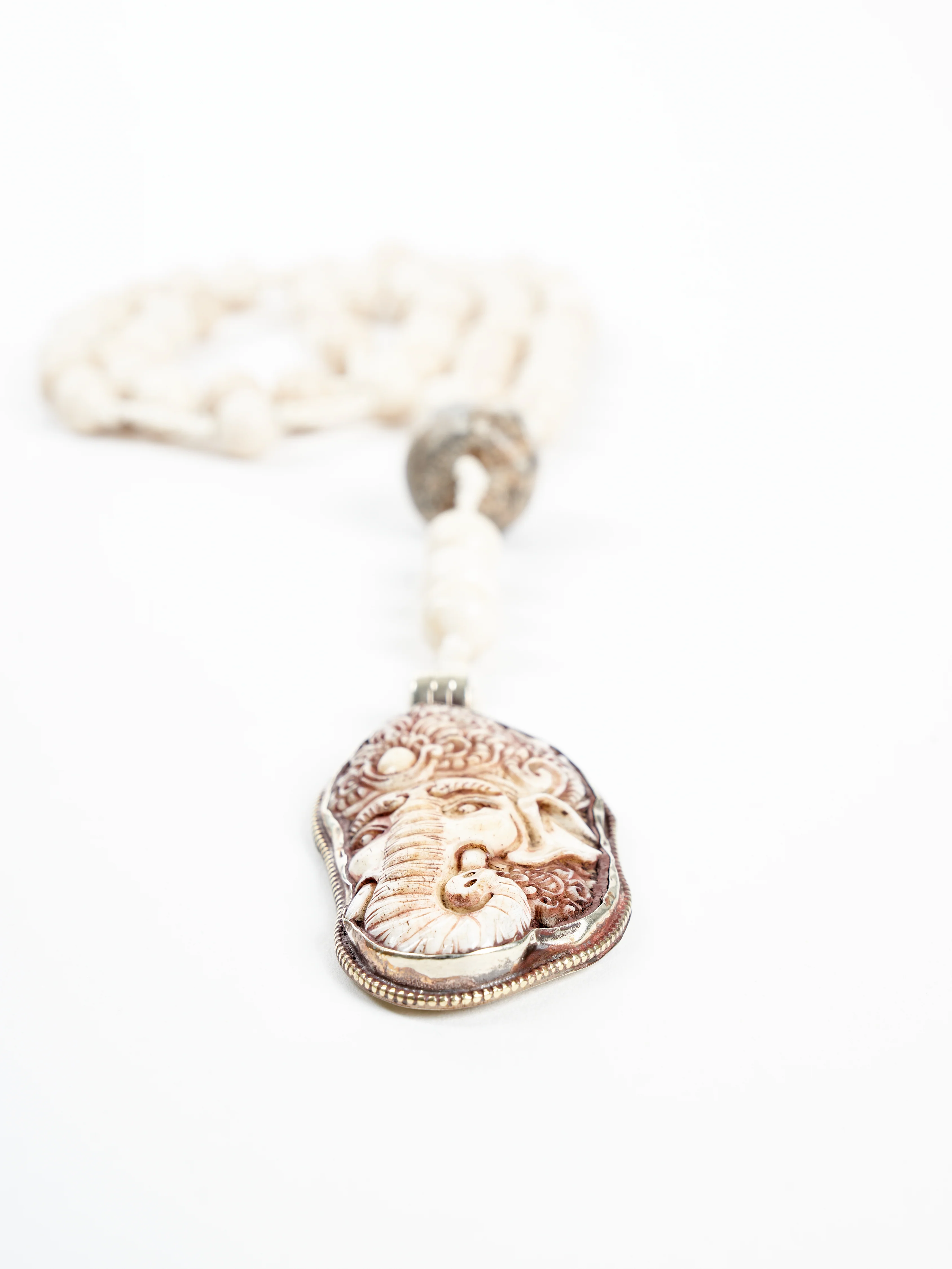 stone bead necklace with elephant pendant - Image 2