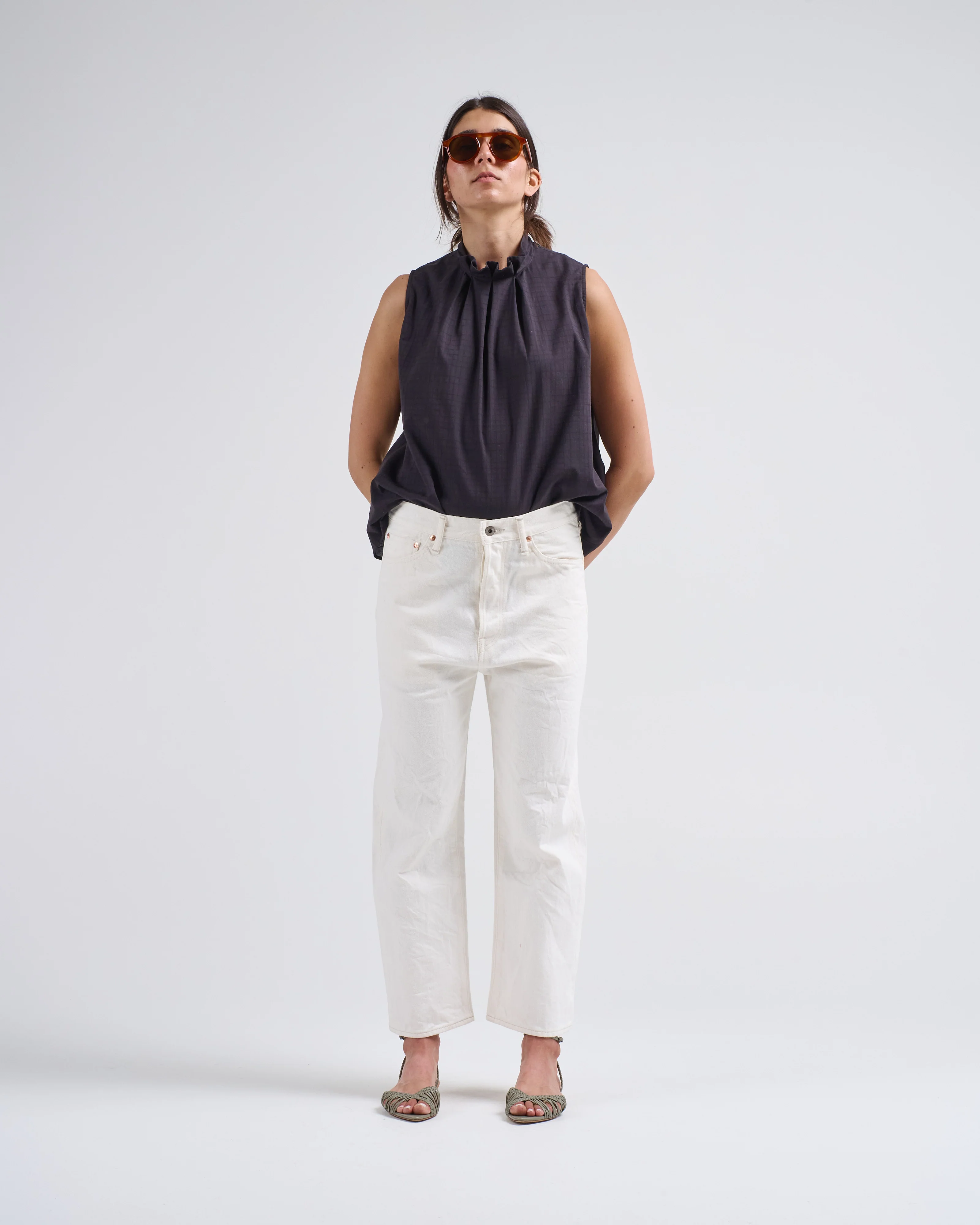 sleeveless tuck collar blouse - Image 2