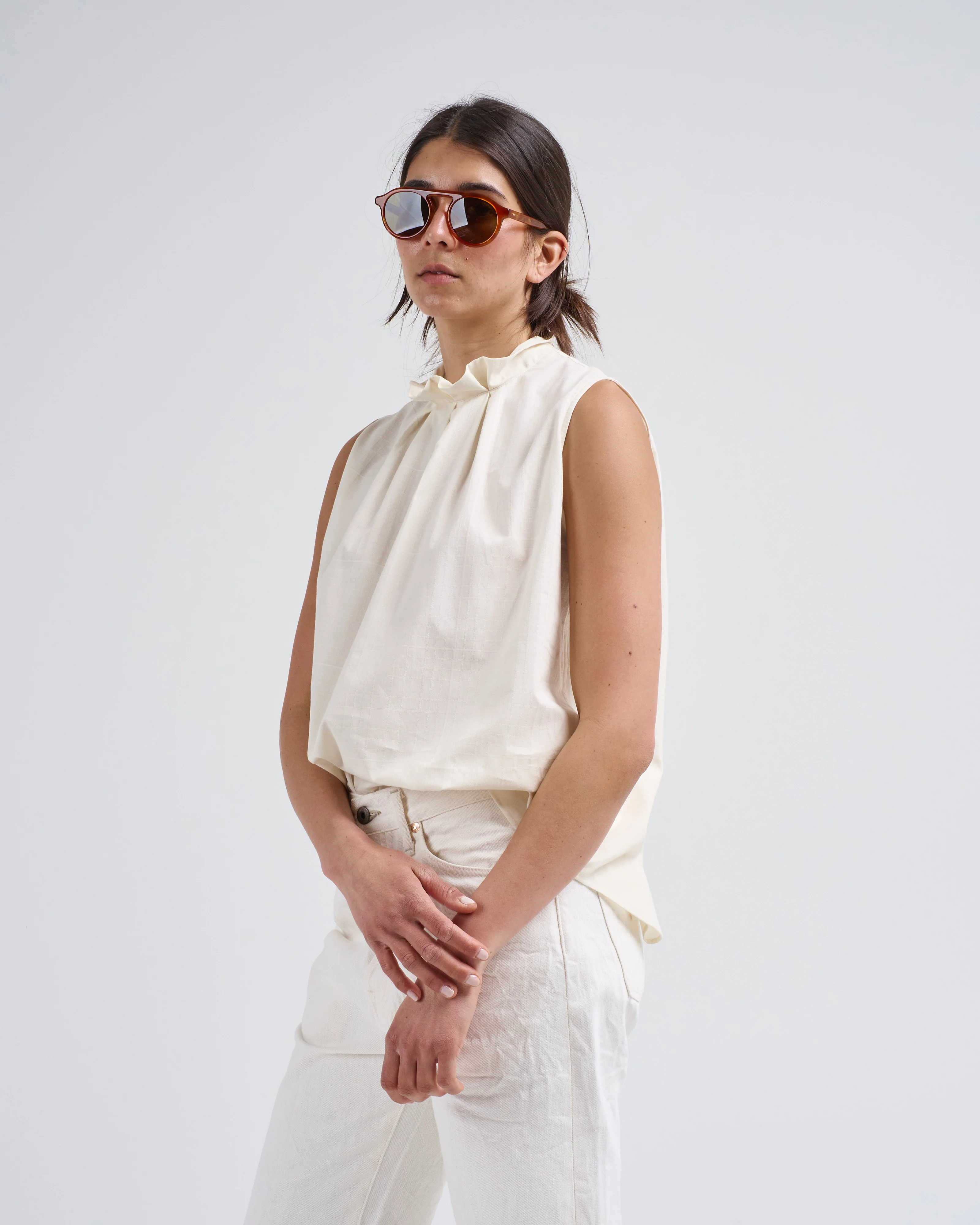 sleeveless tuck collar blouse - Image 4