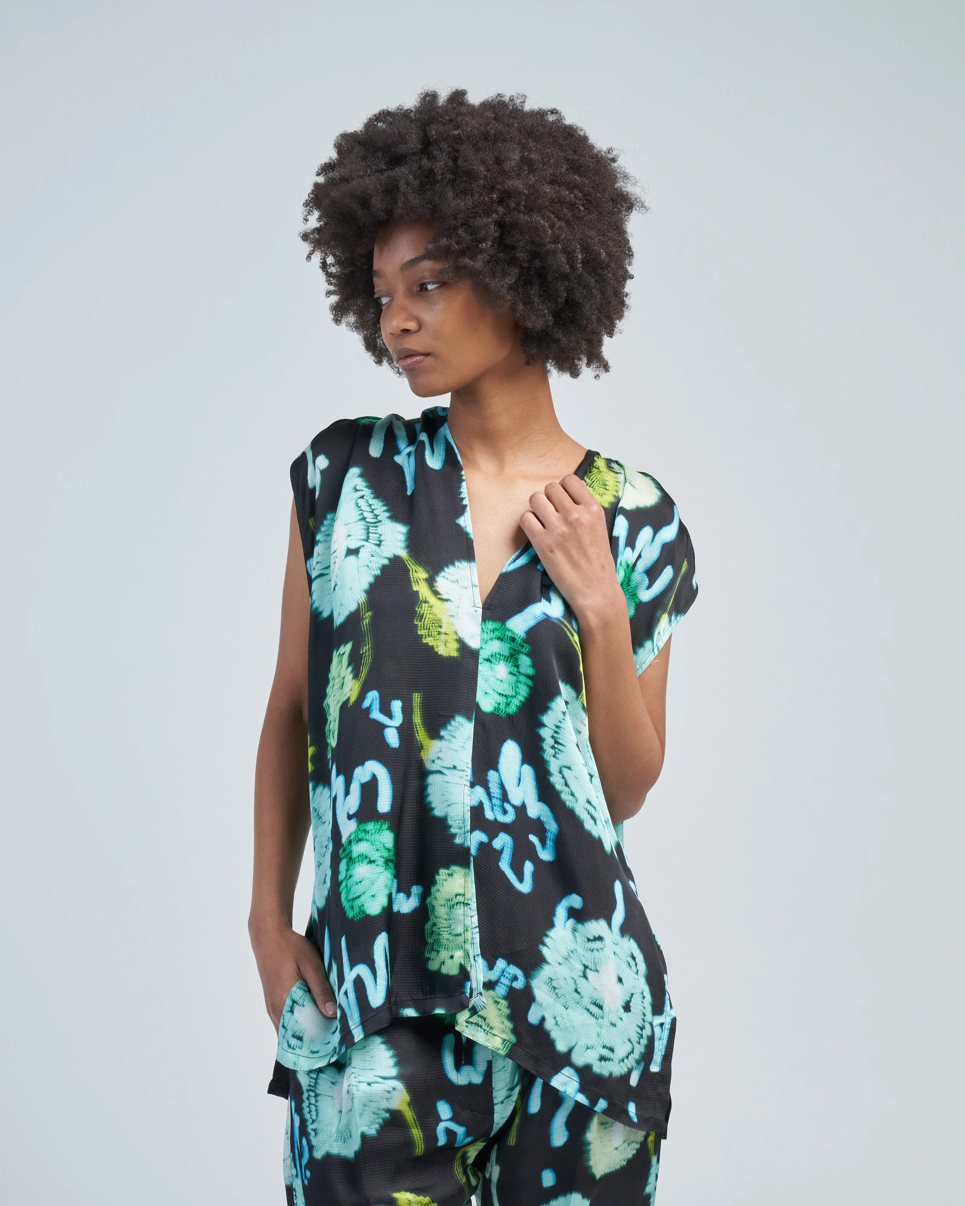 printed sleeveless top - Image 2