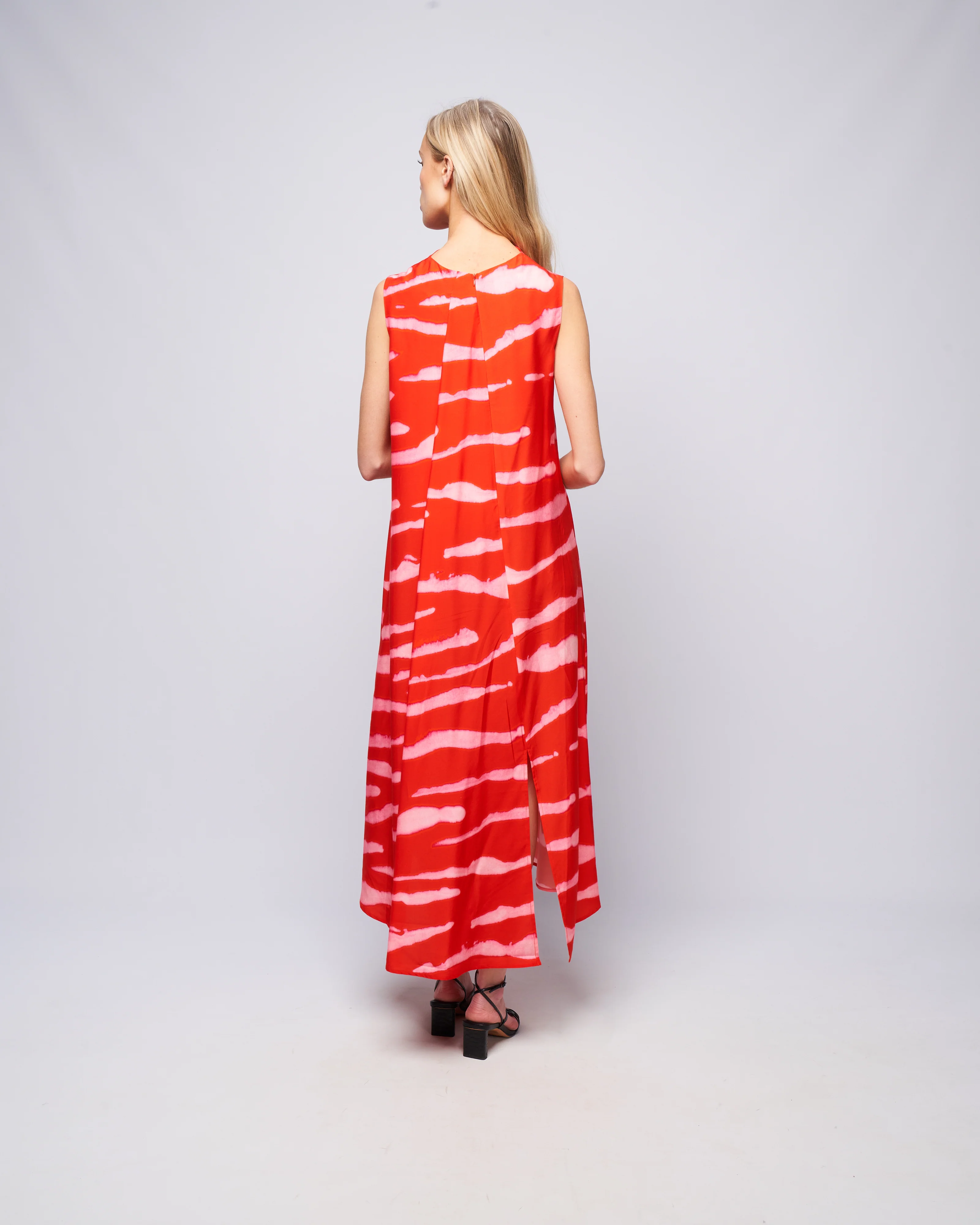 sleeveless dress with draped neckline - red wild stripes - Image 4