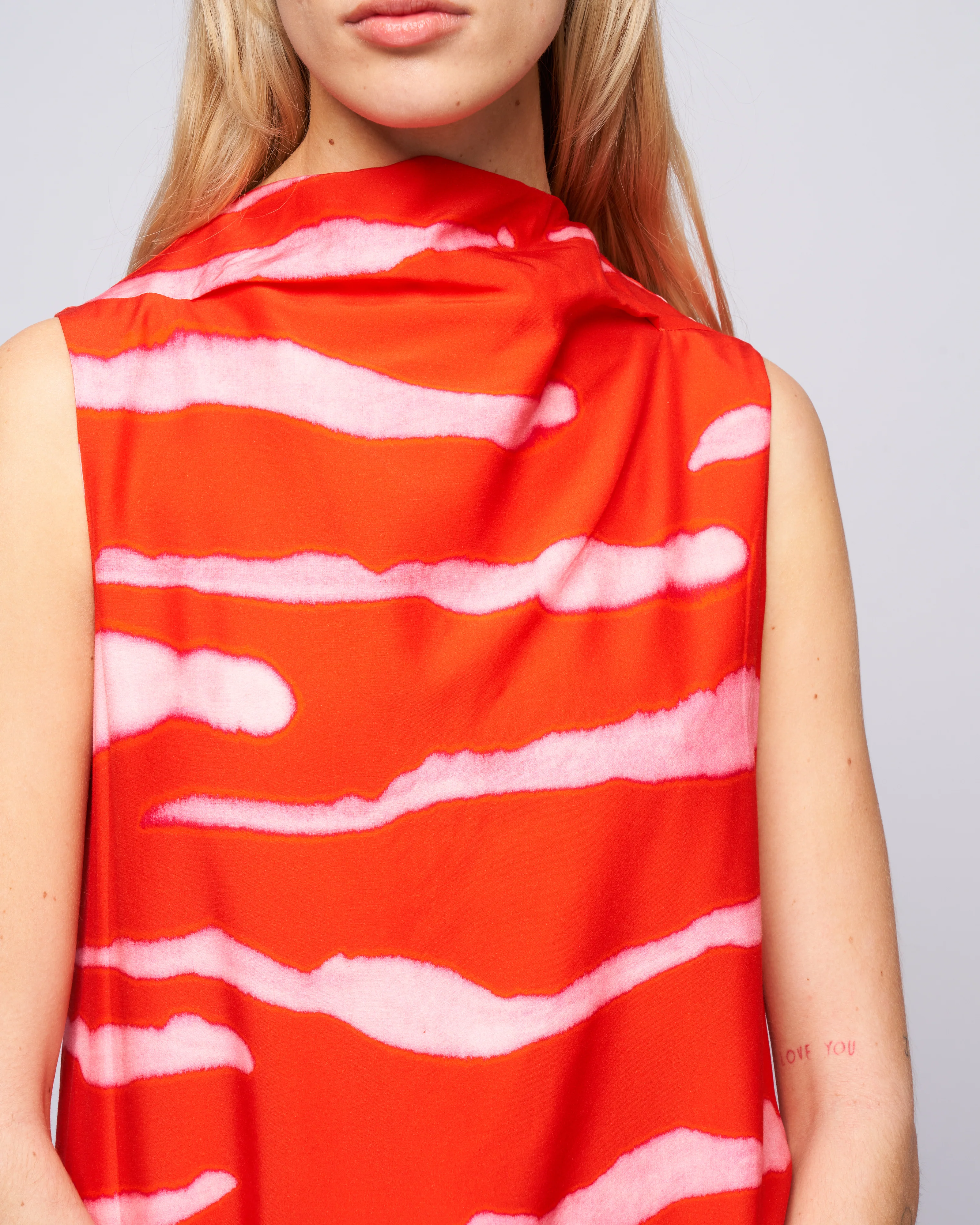 sleeveless dress with draped neckline - red wild stripes - Image 5