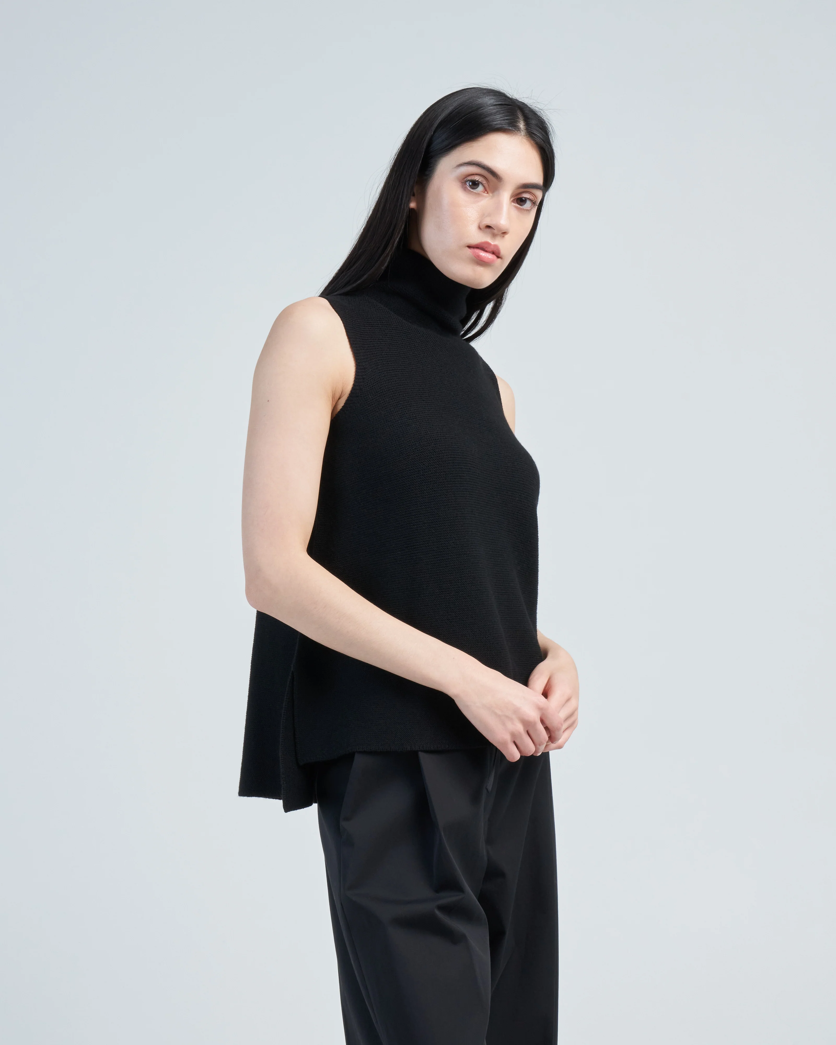 sleeveless tneck - Image 3