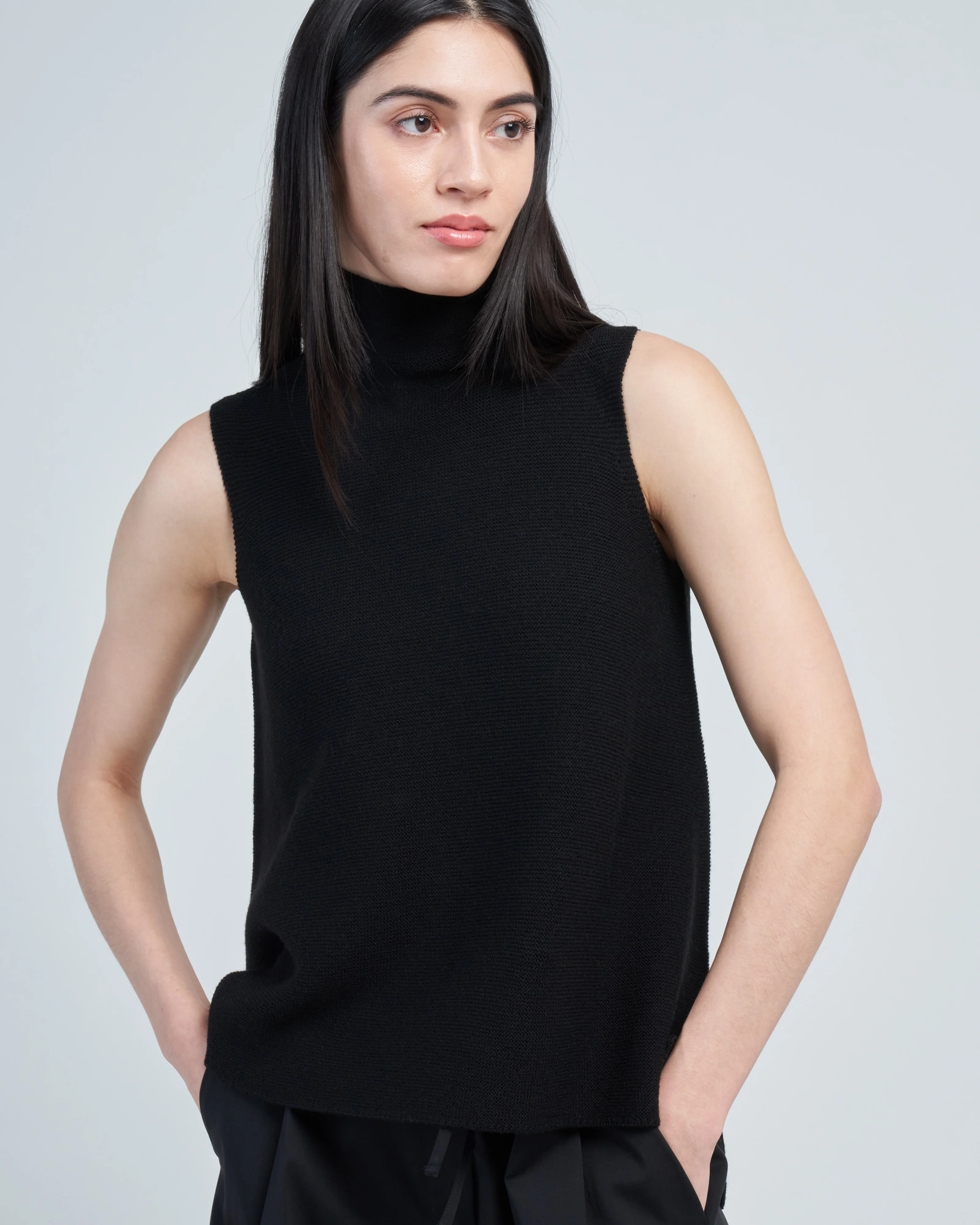 sleeveless tneck - Image 5