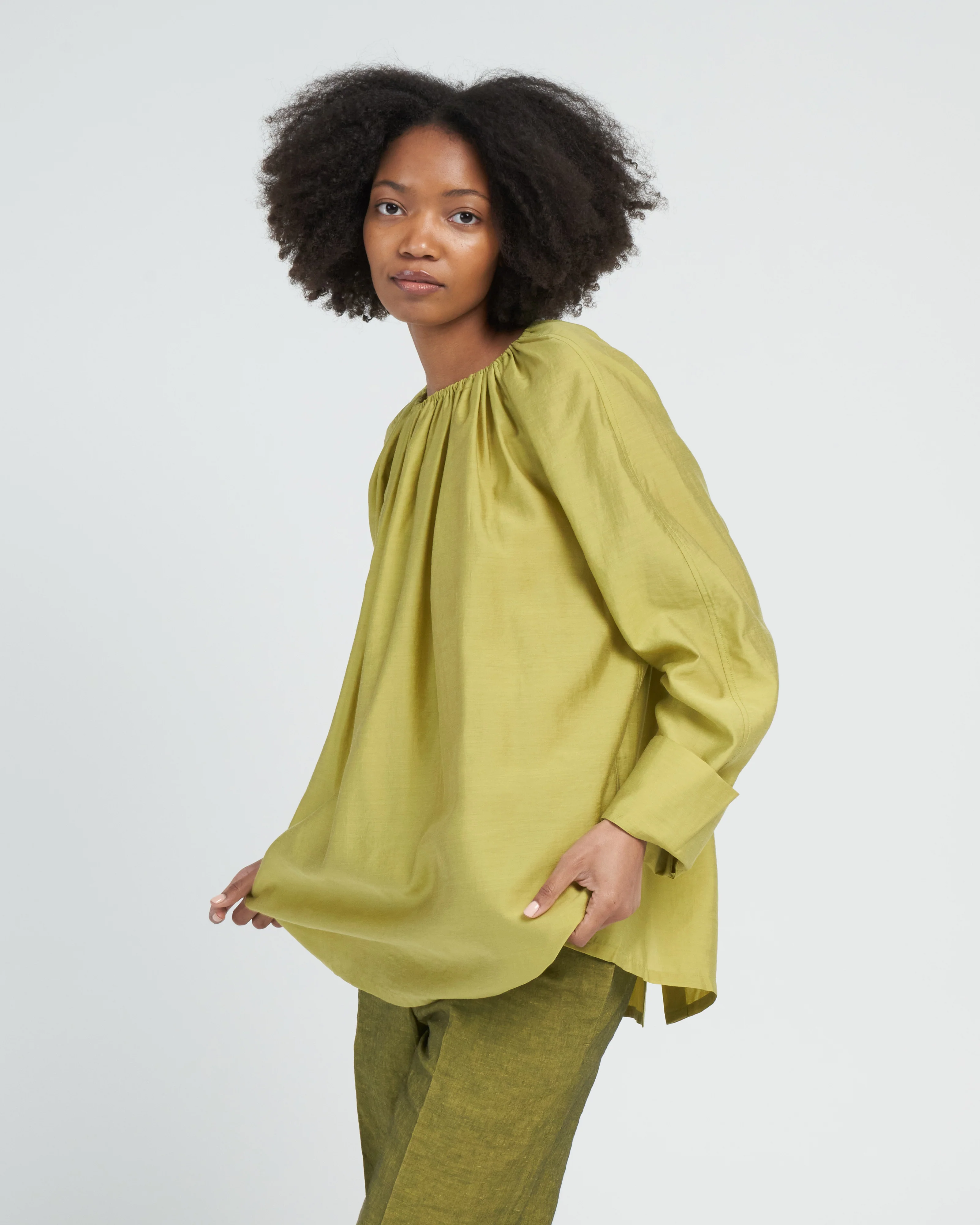 tejat gathered button top - green gold - Image 3
