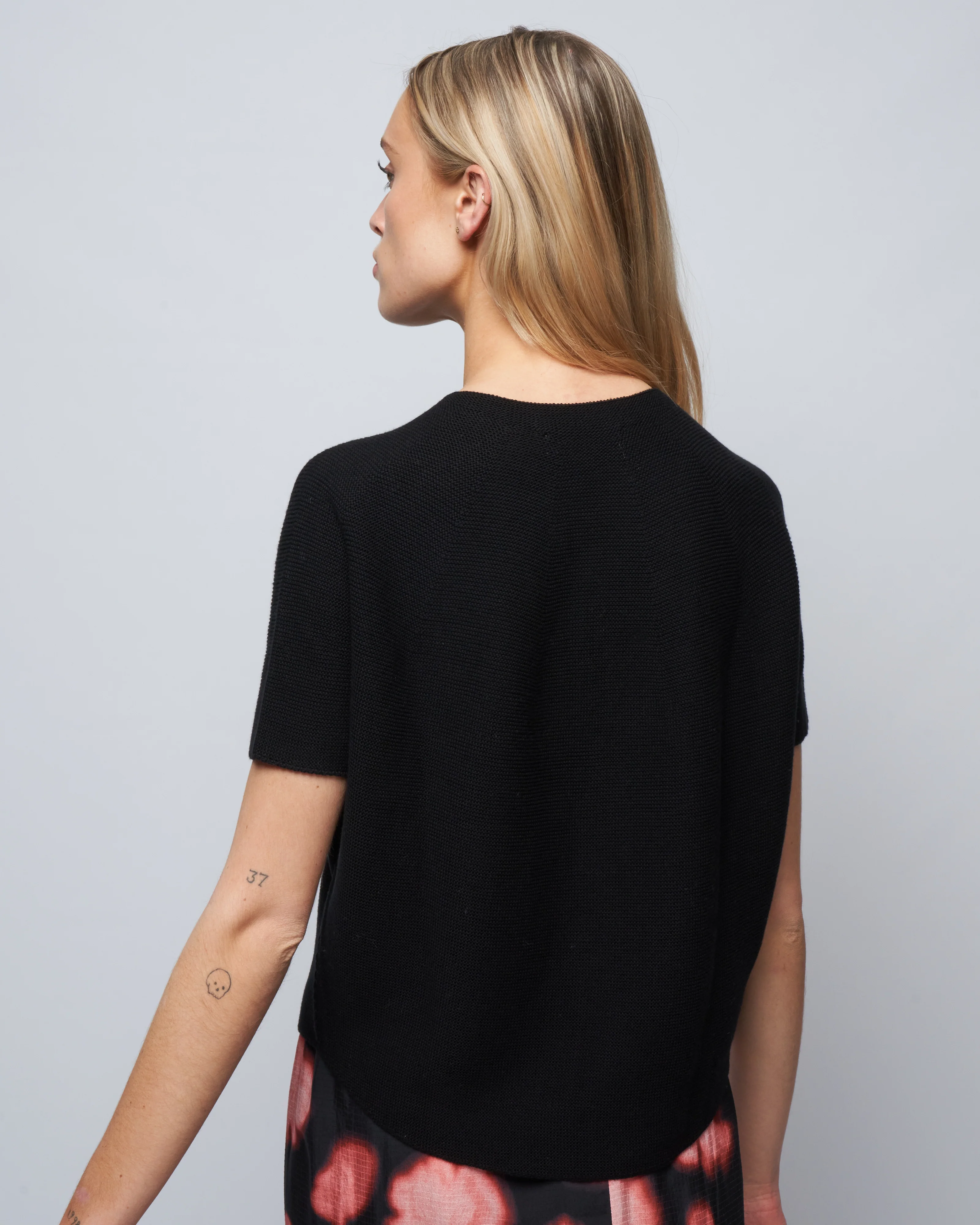 whole garment short sleeve knit top - black - Image 4