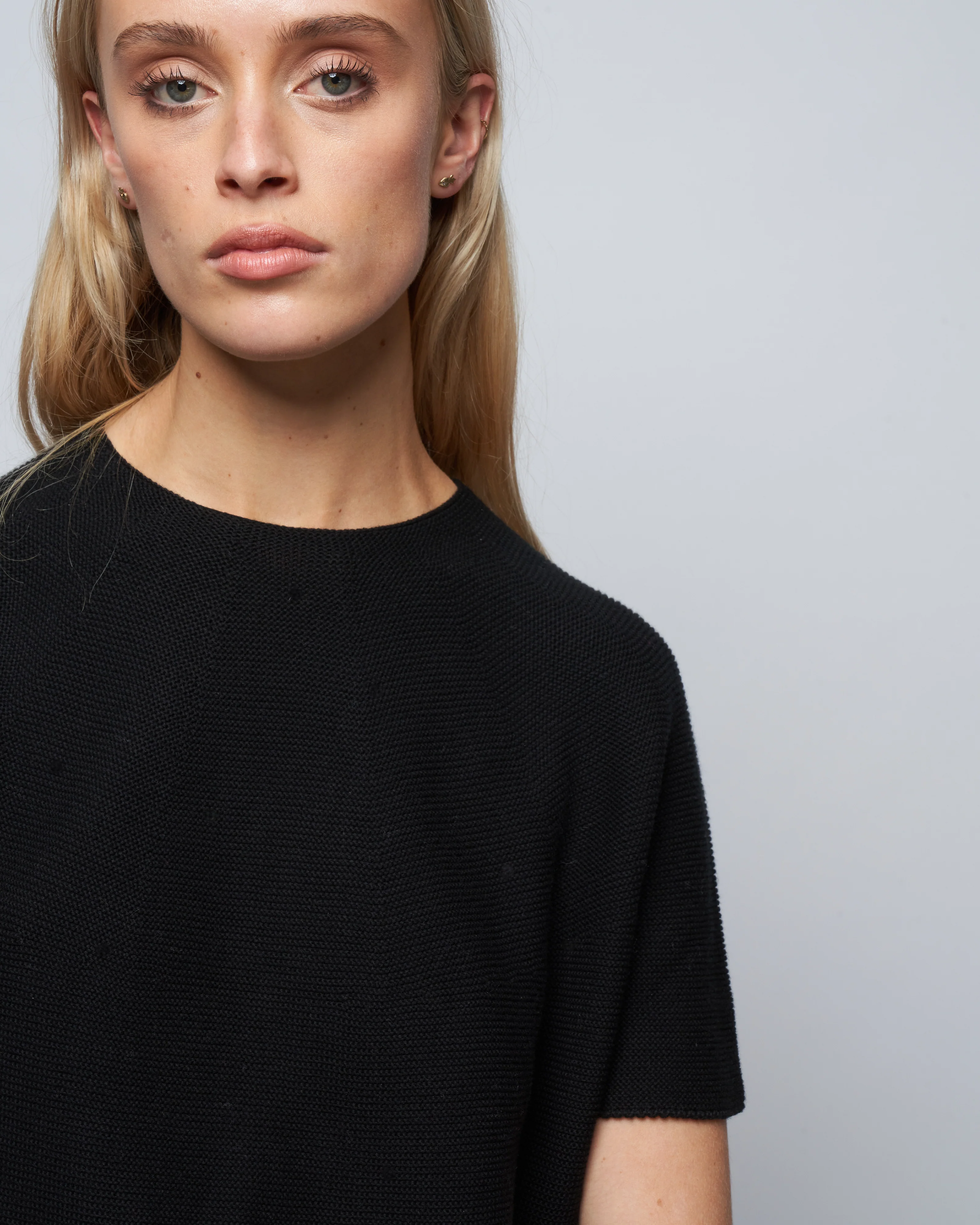 whole garment short sleeve knit top - black - Image 5