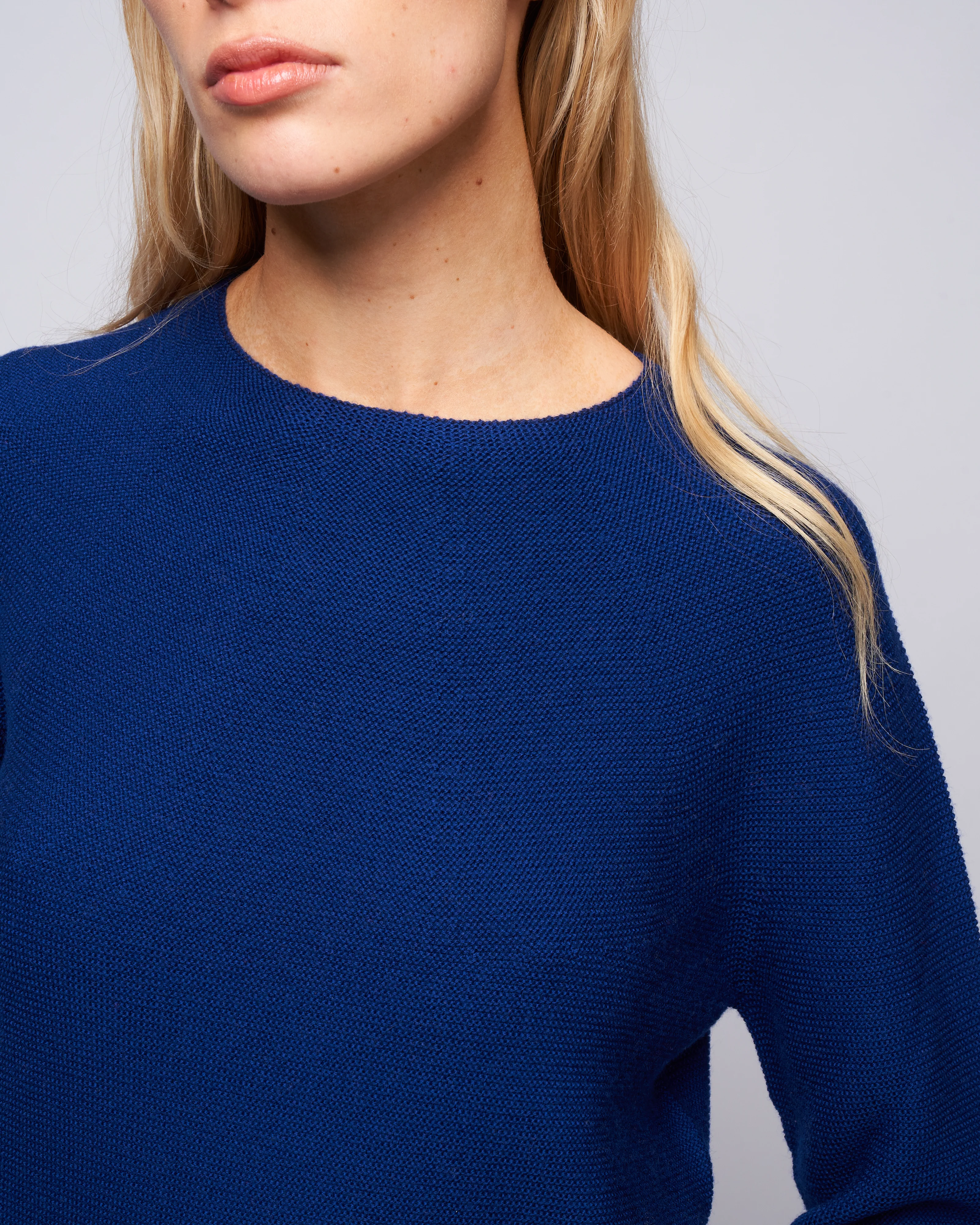 whole garment sweater round neckline - royal navy - Image 5