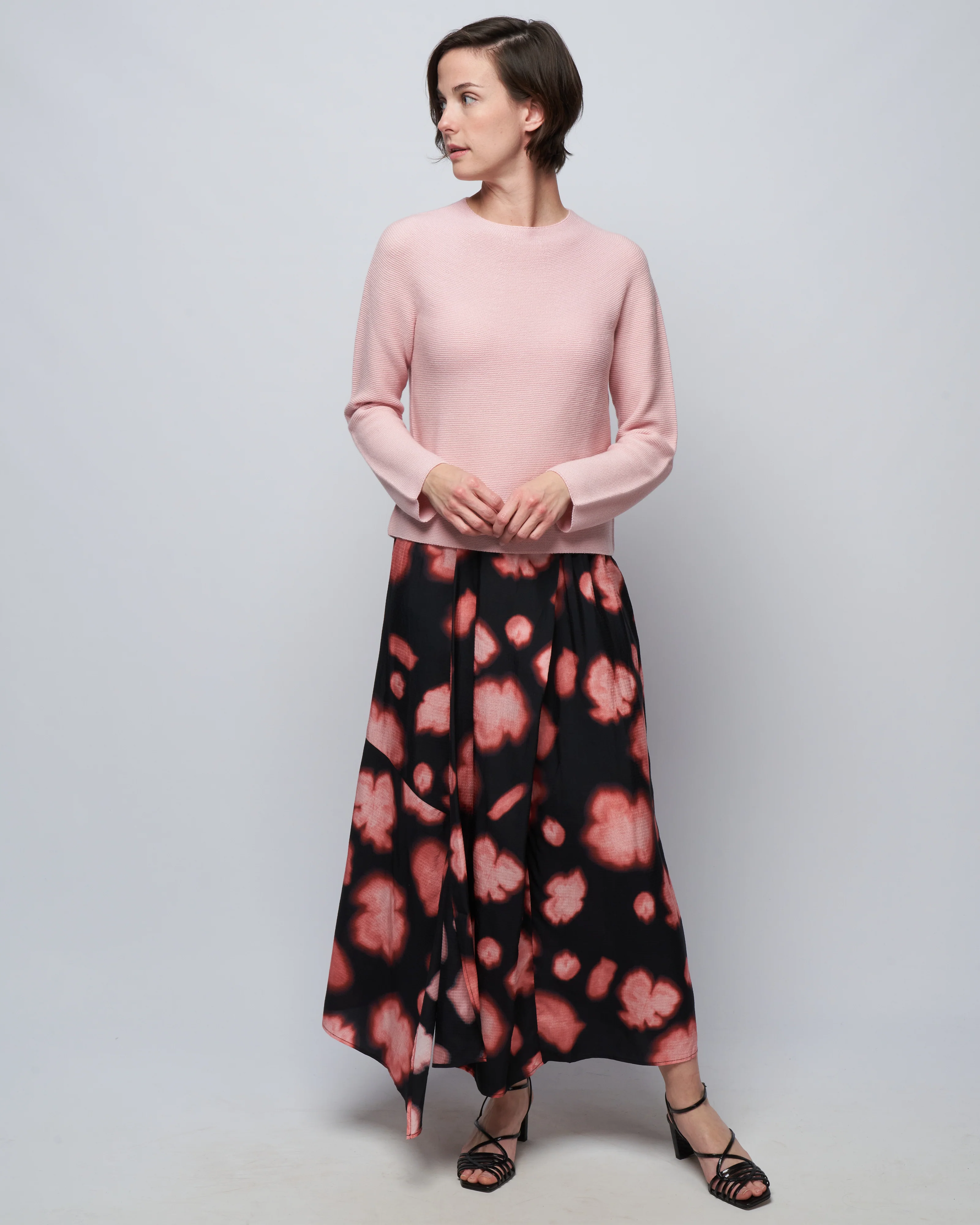 whole garment sweater round neckline - soft pink - Image 2