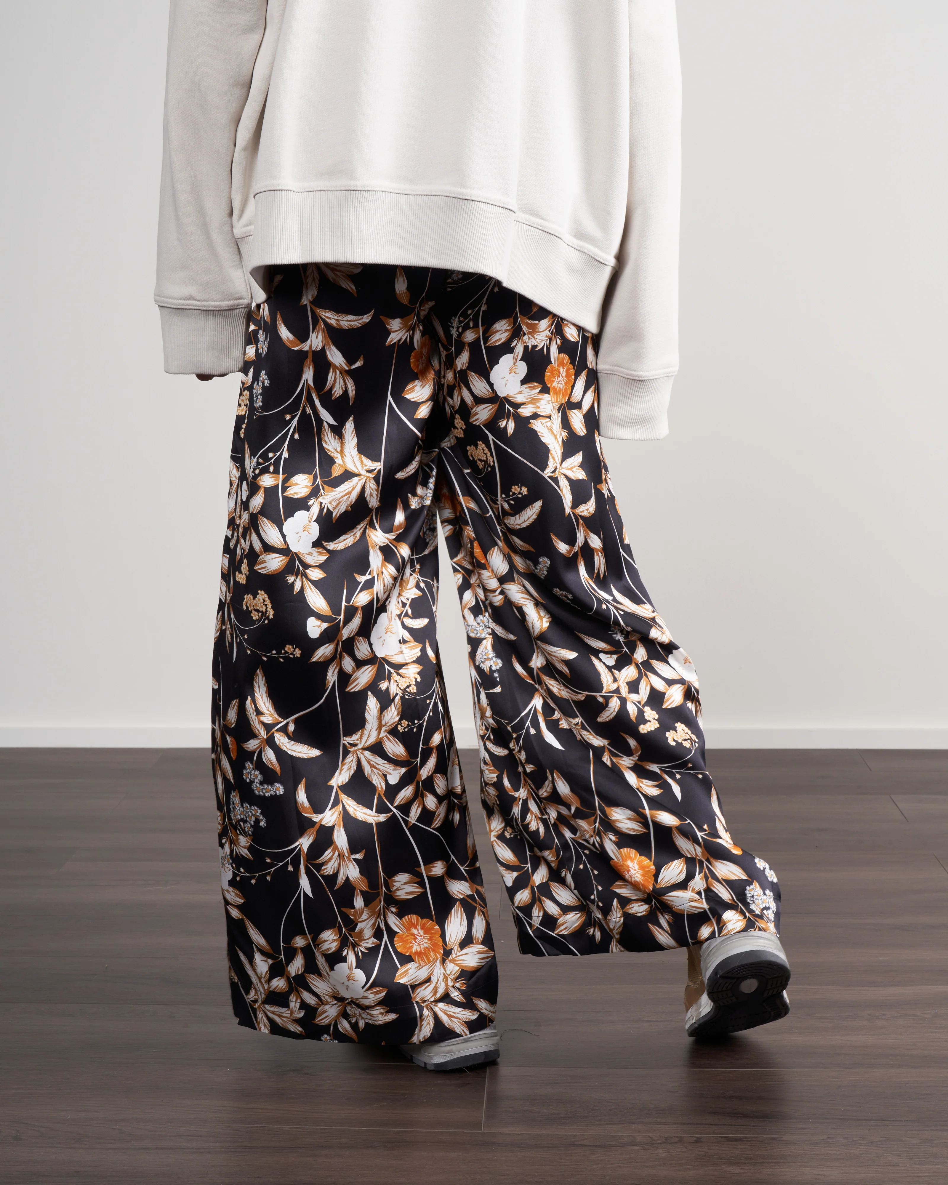 jade silk pant - black floral - Image 3