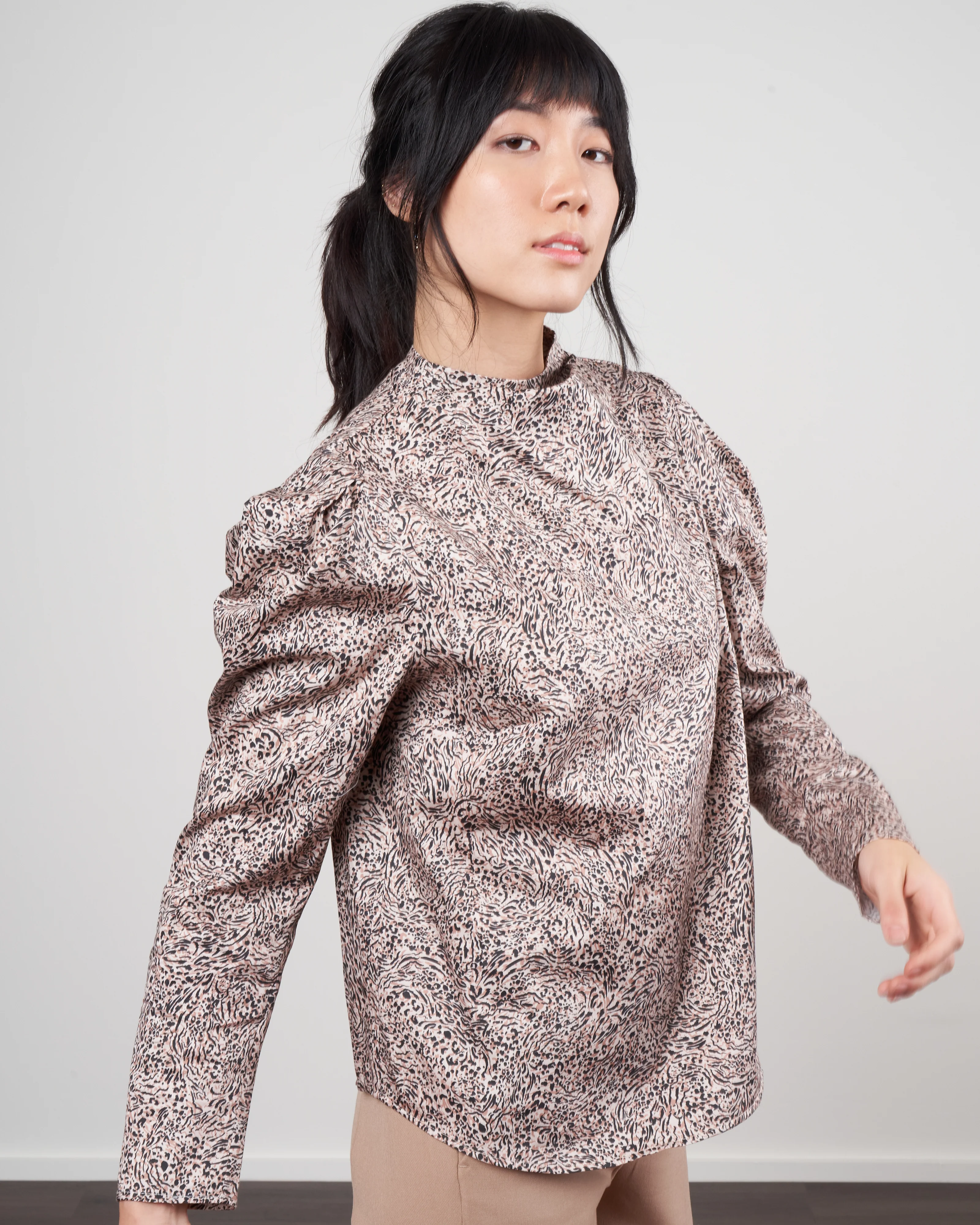 jeanne top - snow leopard - Image 3