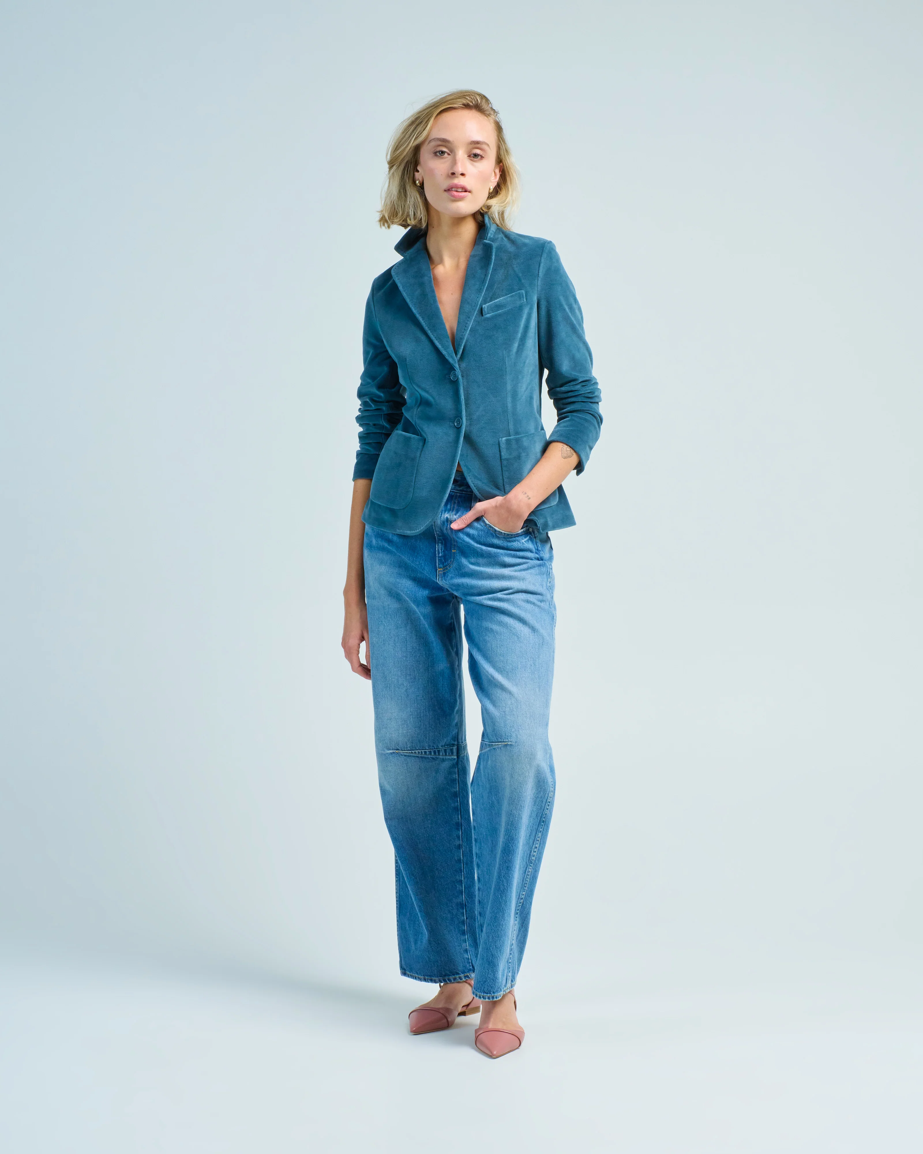 velour short slim fit blazer - Image 2
