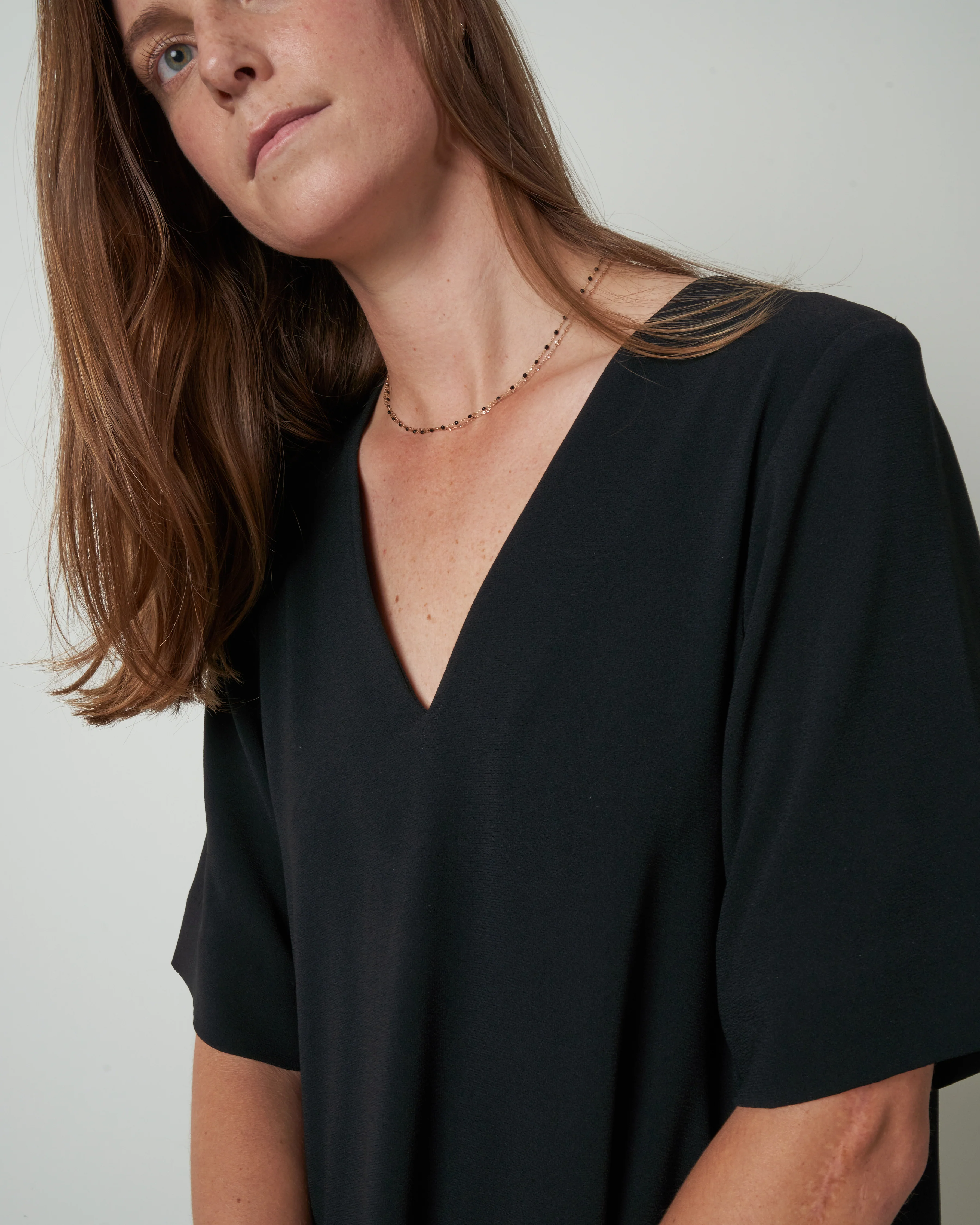 crepe v-neck long dress - black - Image 4