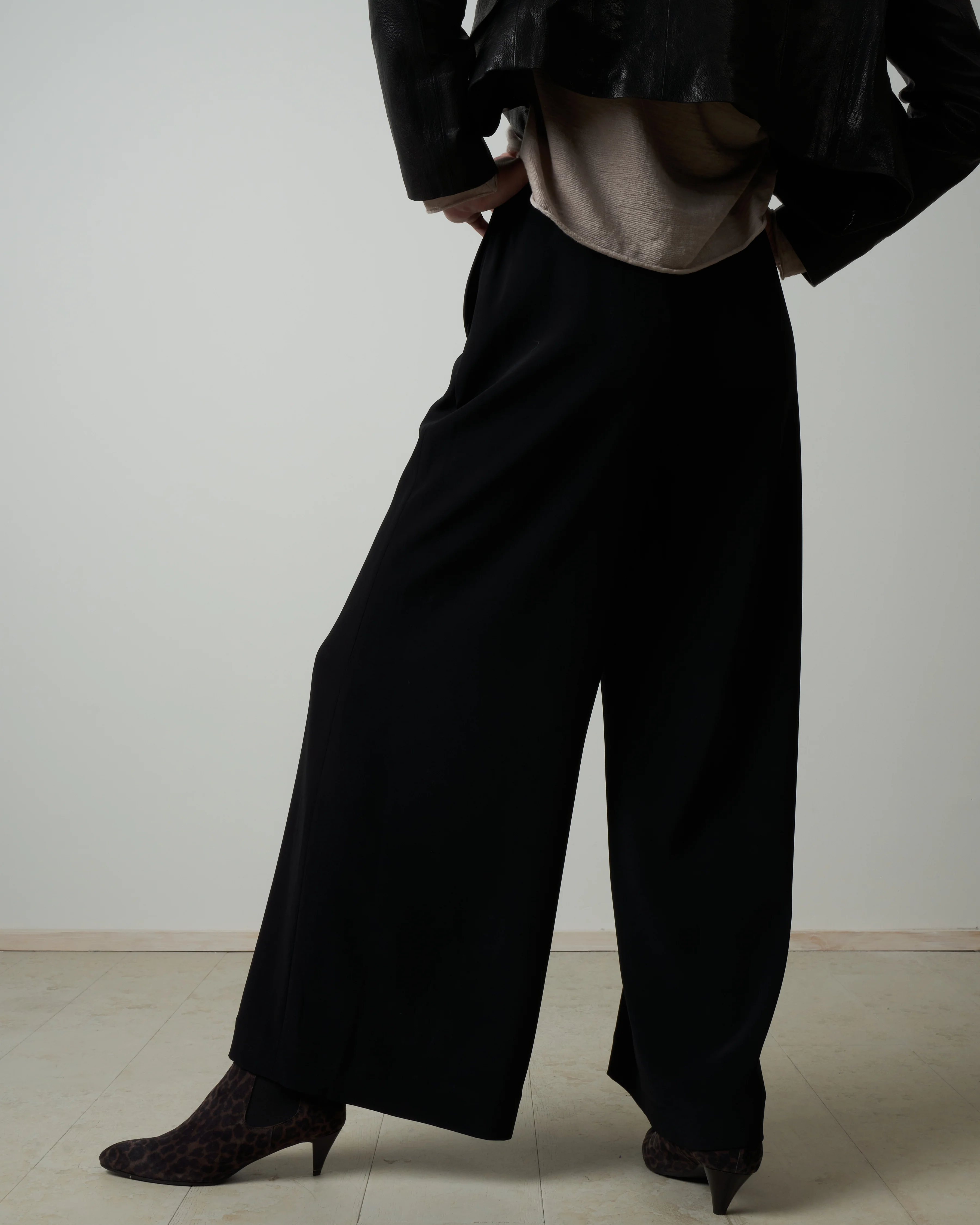 stretch crepe full leg pant - black