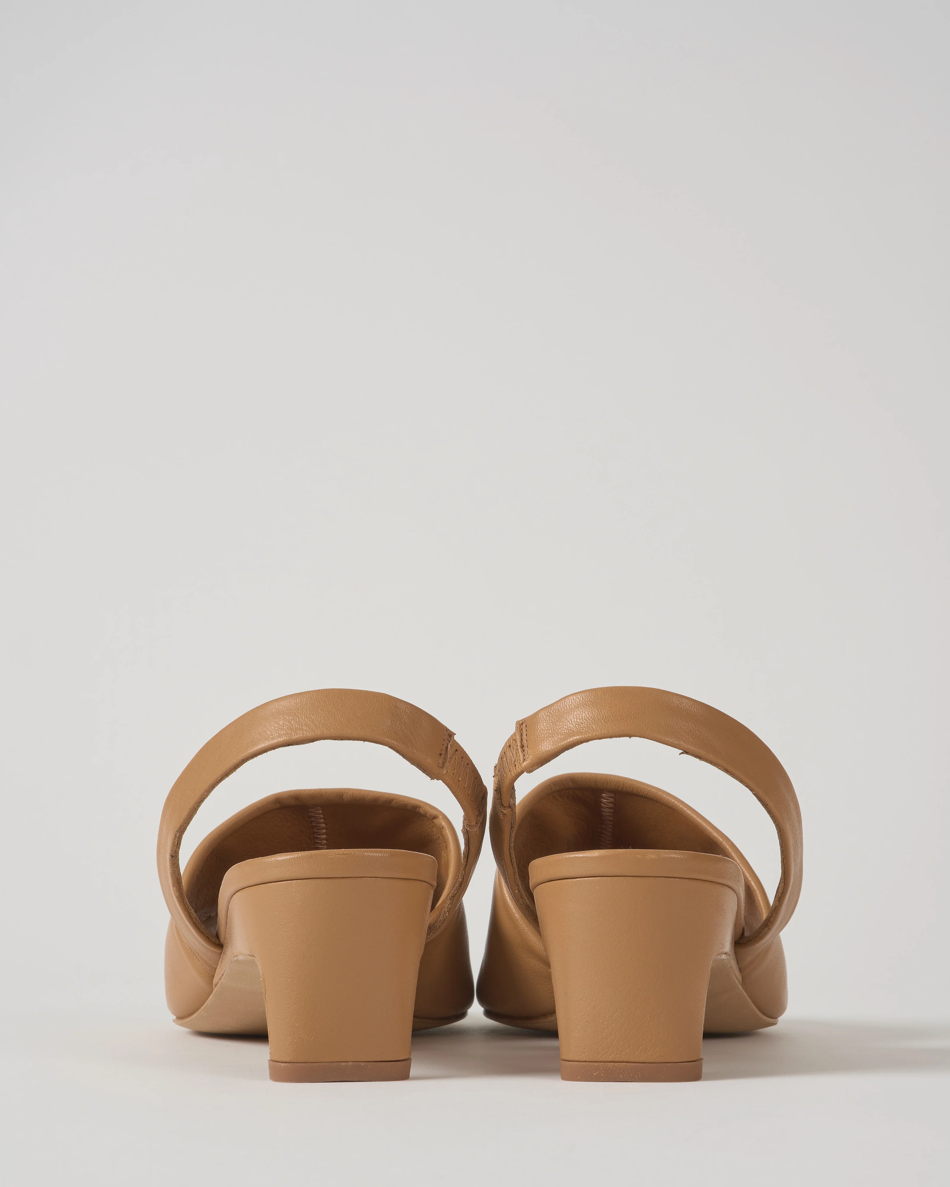 low heel sandal with back strap - Image 3