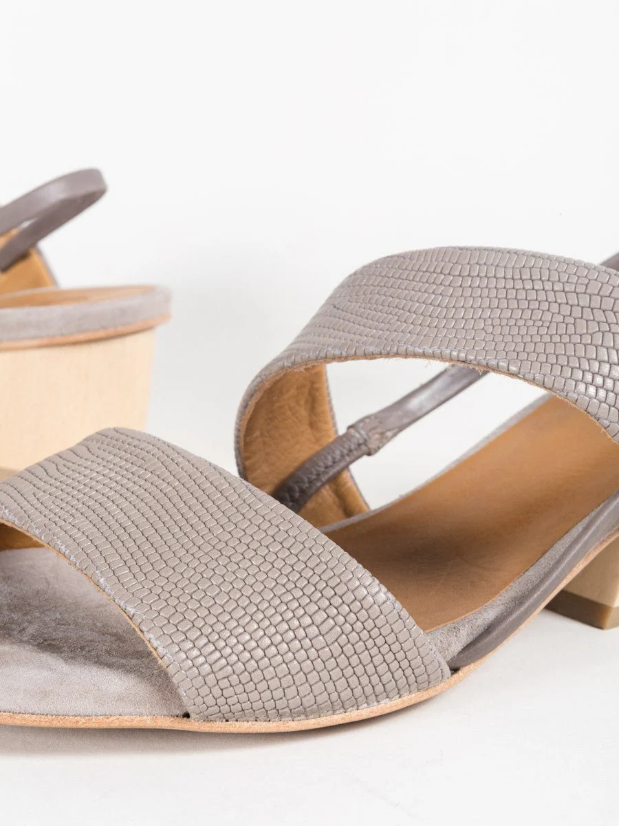 onshore sandal - Image 7