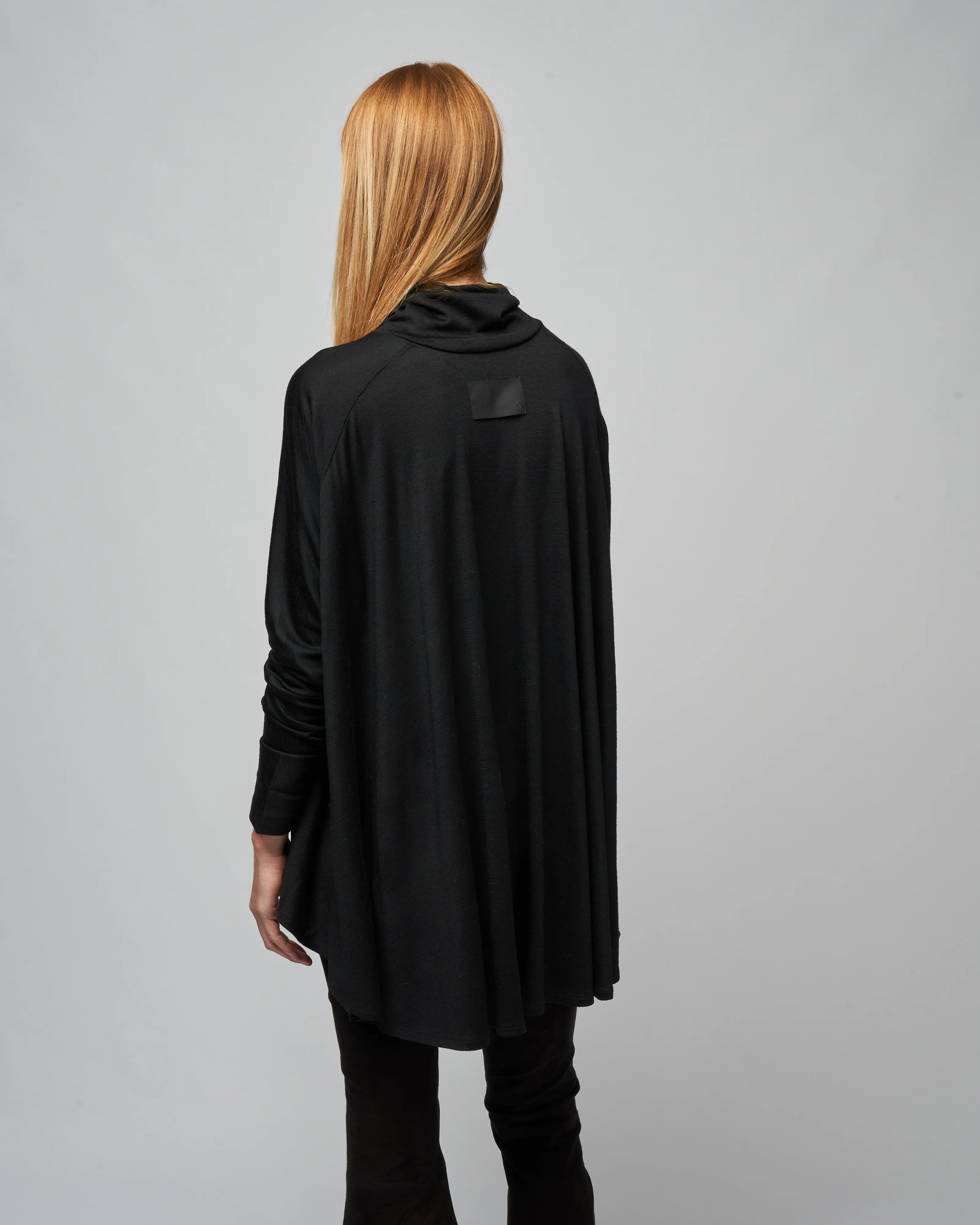 elyse flair high-neck top - black - Image 4