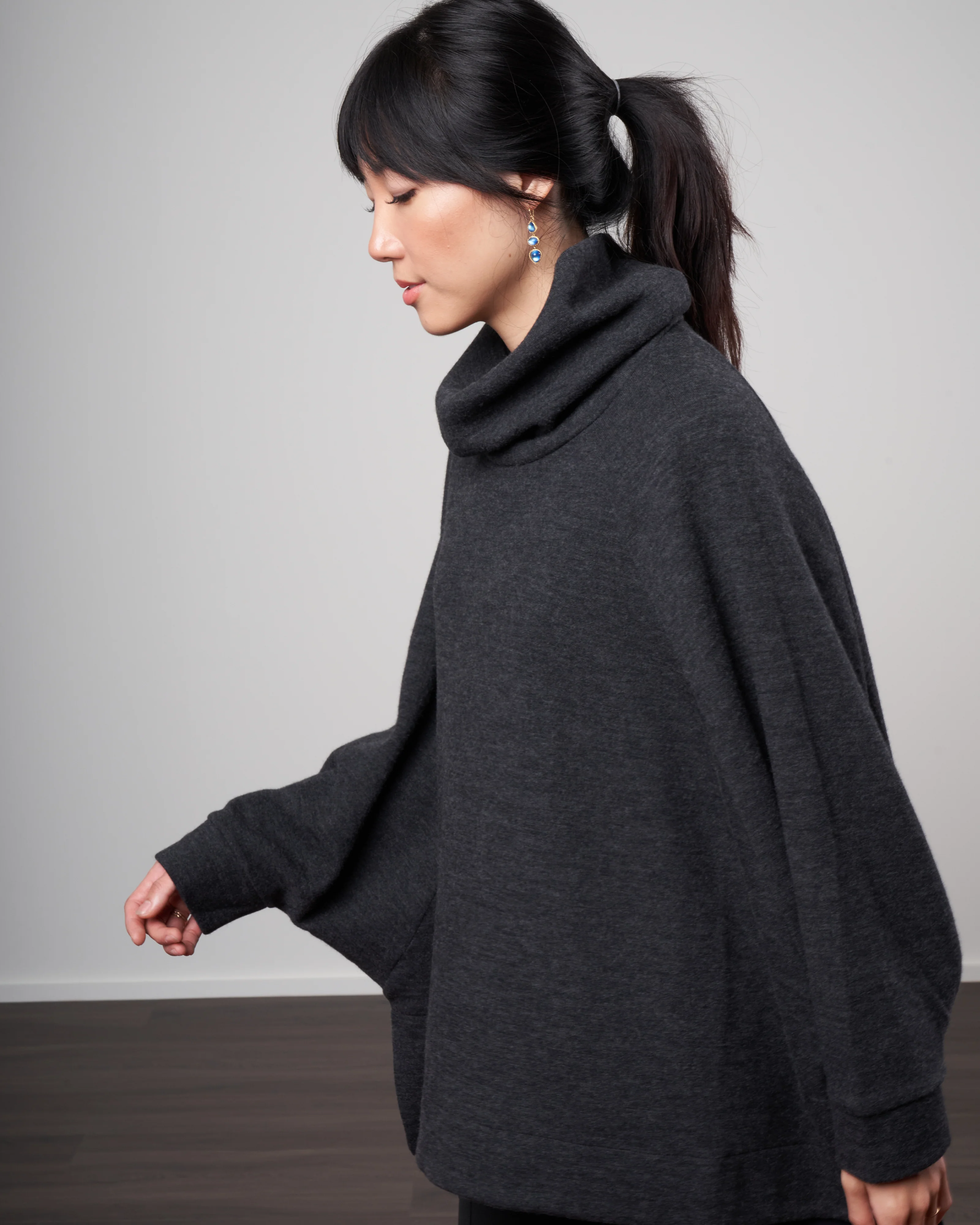 mega roll sweatshirt - 97 charcoal - Image 4