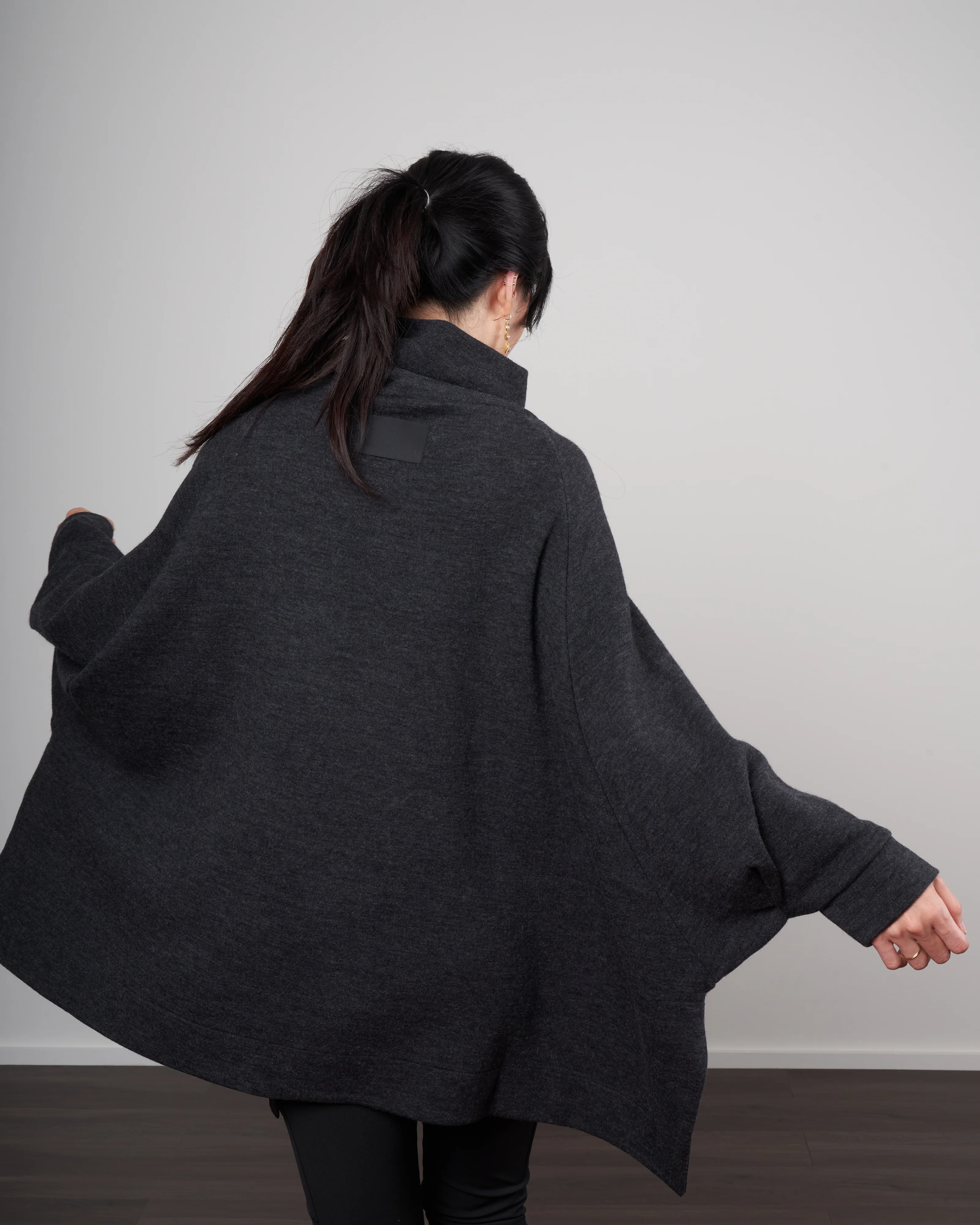mega roll sweatshirt - 97 charcoal - Image 5