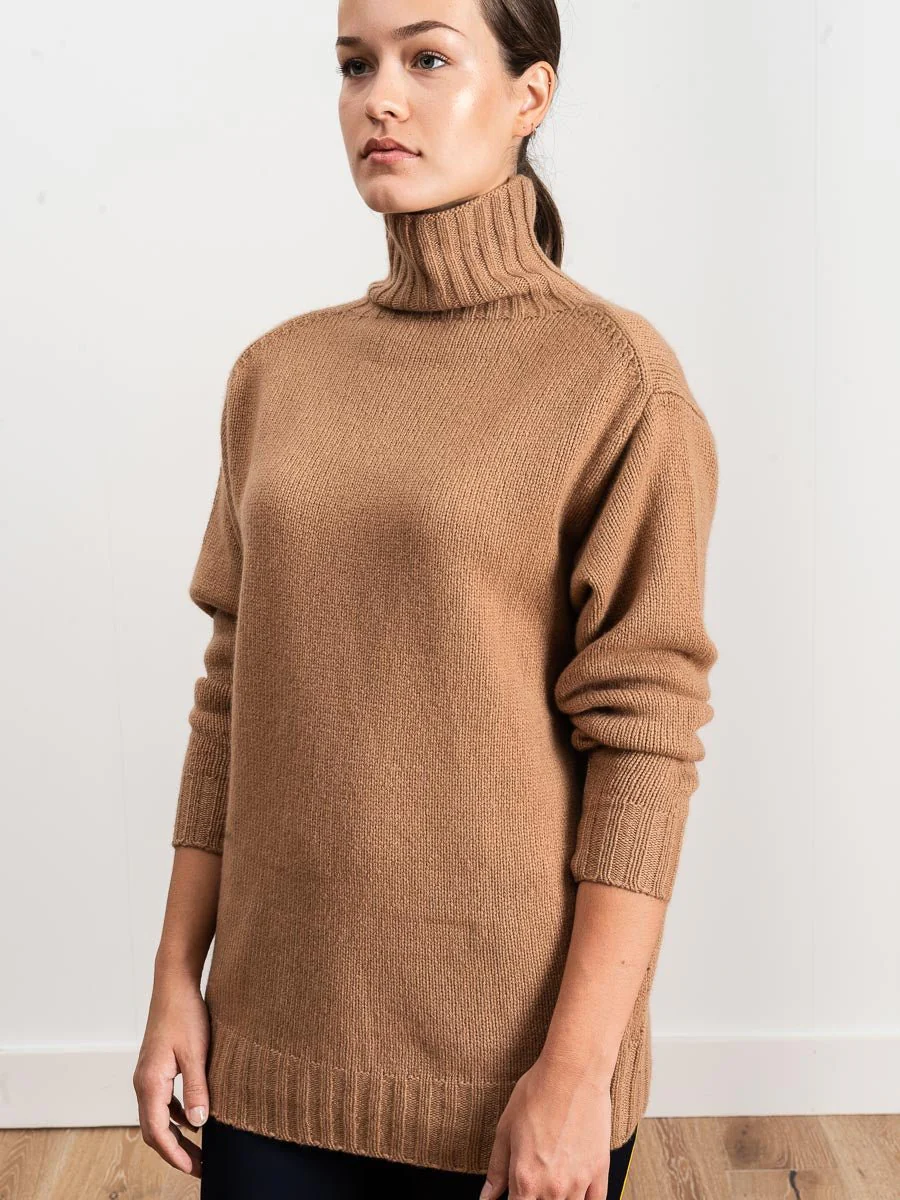 oversized turtleneck - camel - Image 4