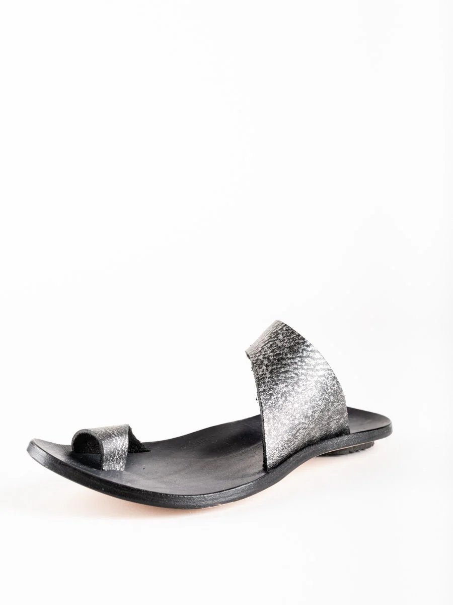 thong sandal - metallic black - Image 5