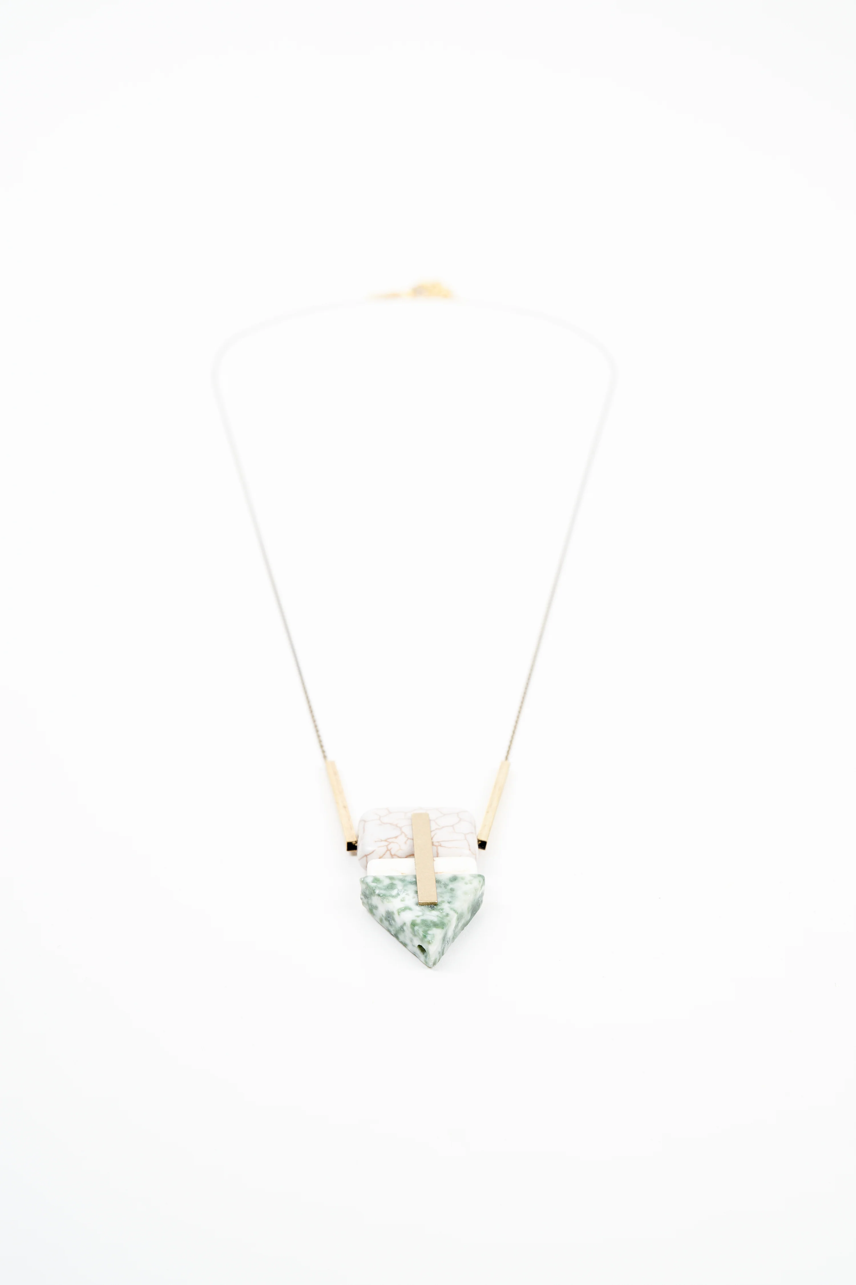 magnesite and spotted green stone necklace - Image 2