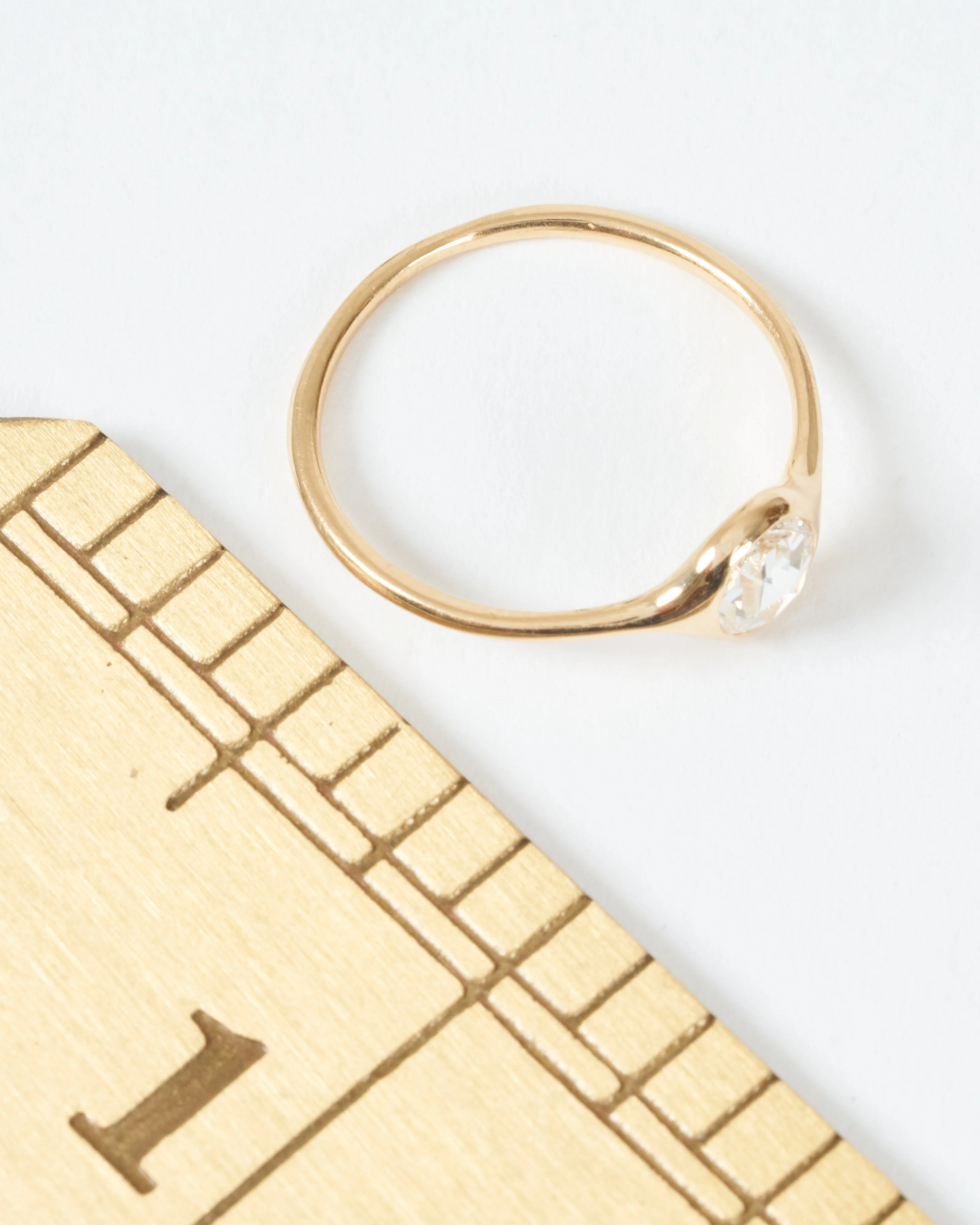 carved ring round - Image 8