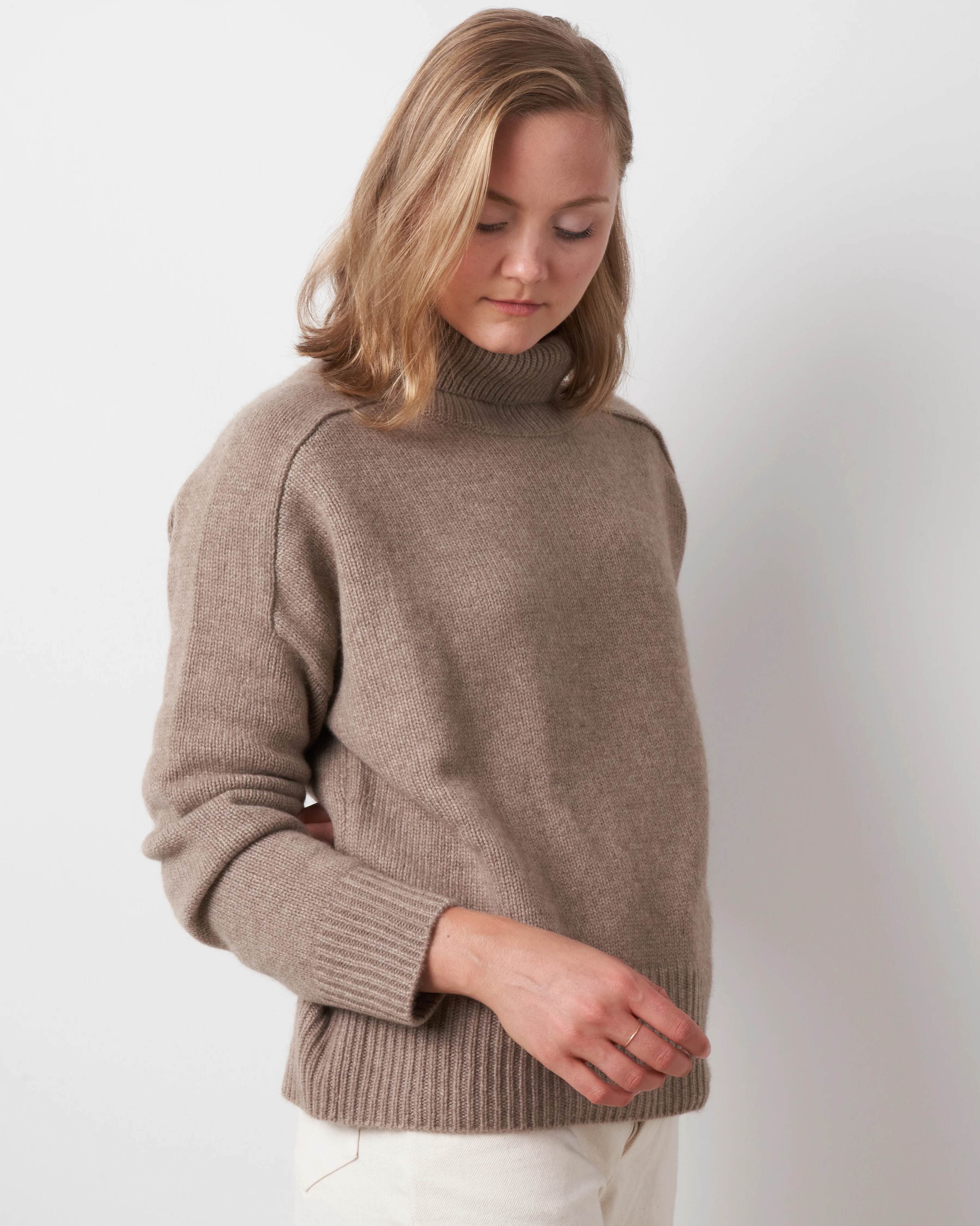 perfect turtleneck - biscuit - Image 3