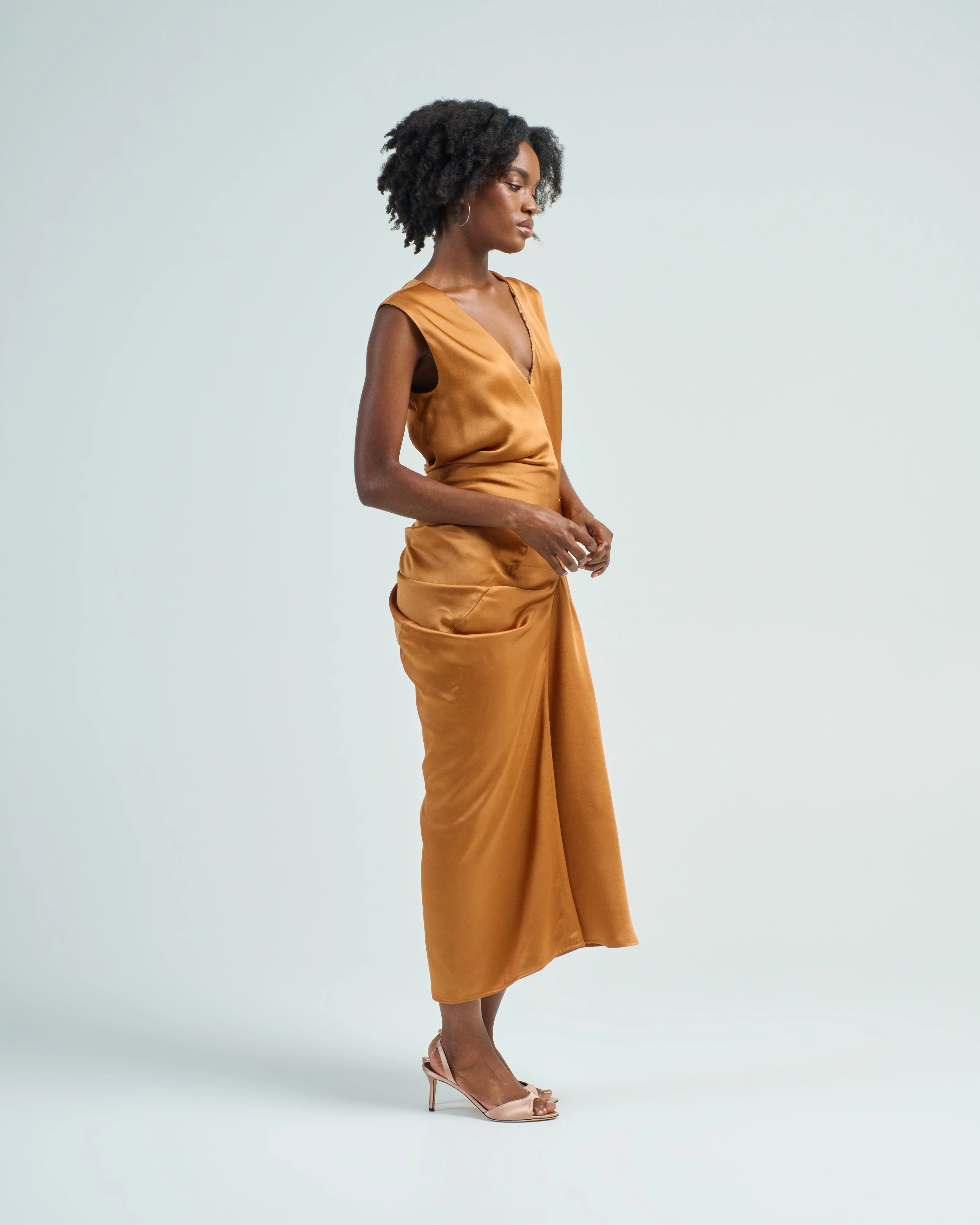 daring dress - Image 4