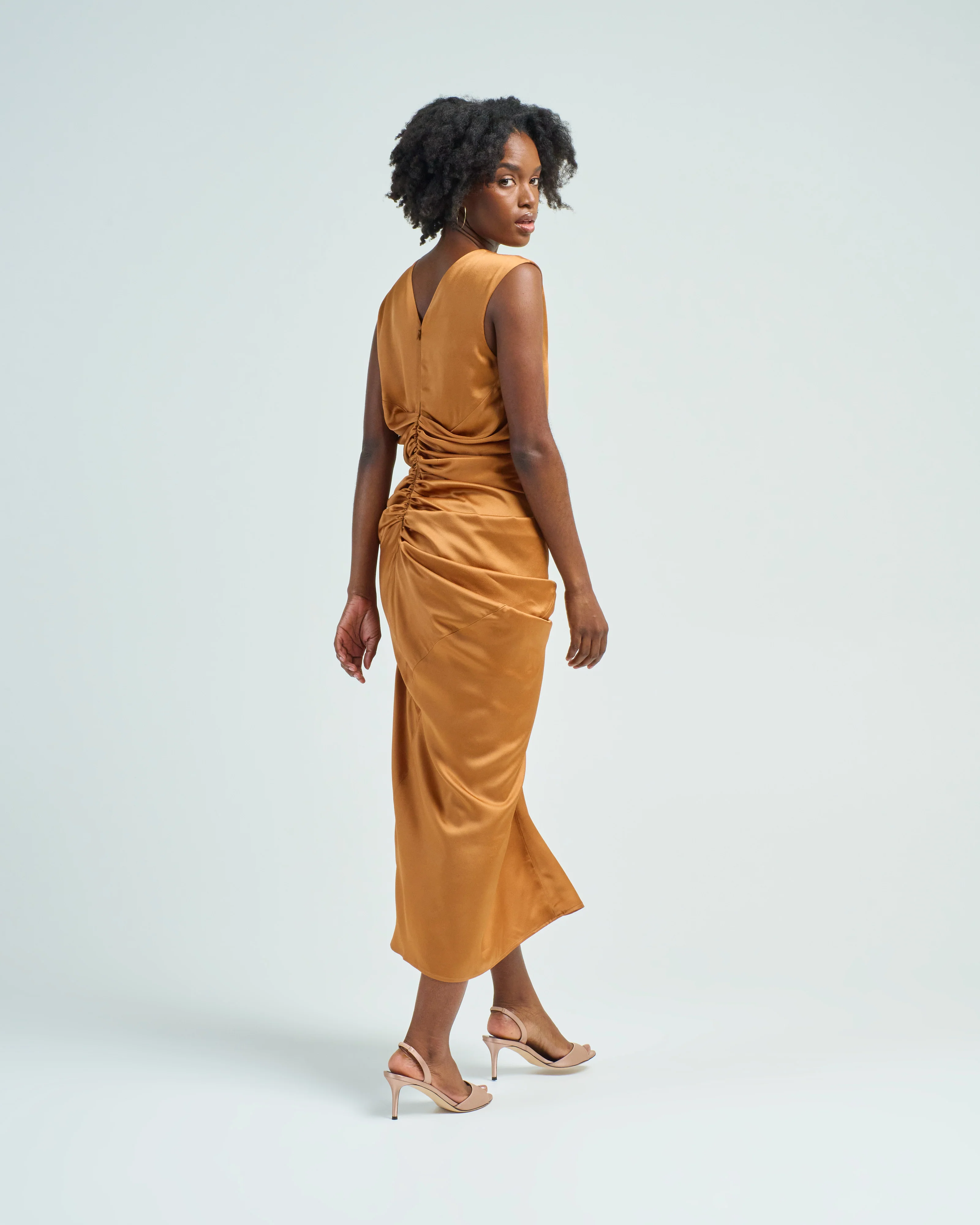 daring dress - Image 5
