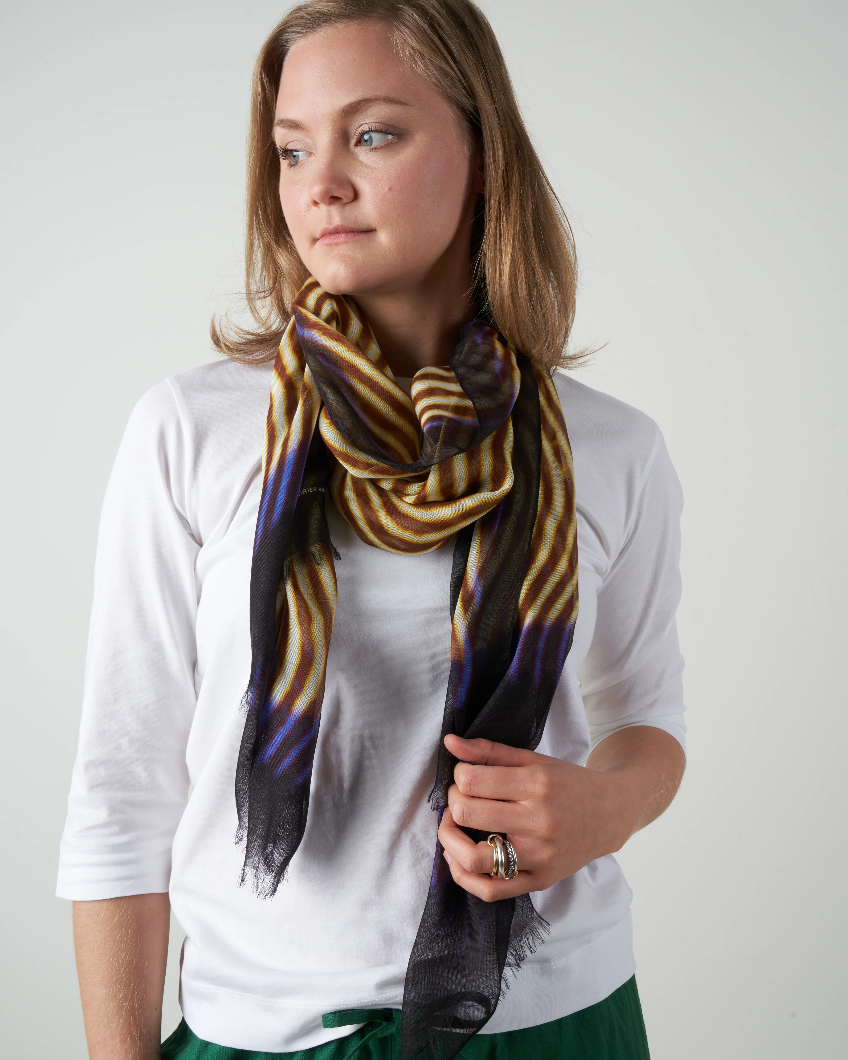 foam scarf - yellow - Image 3