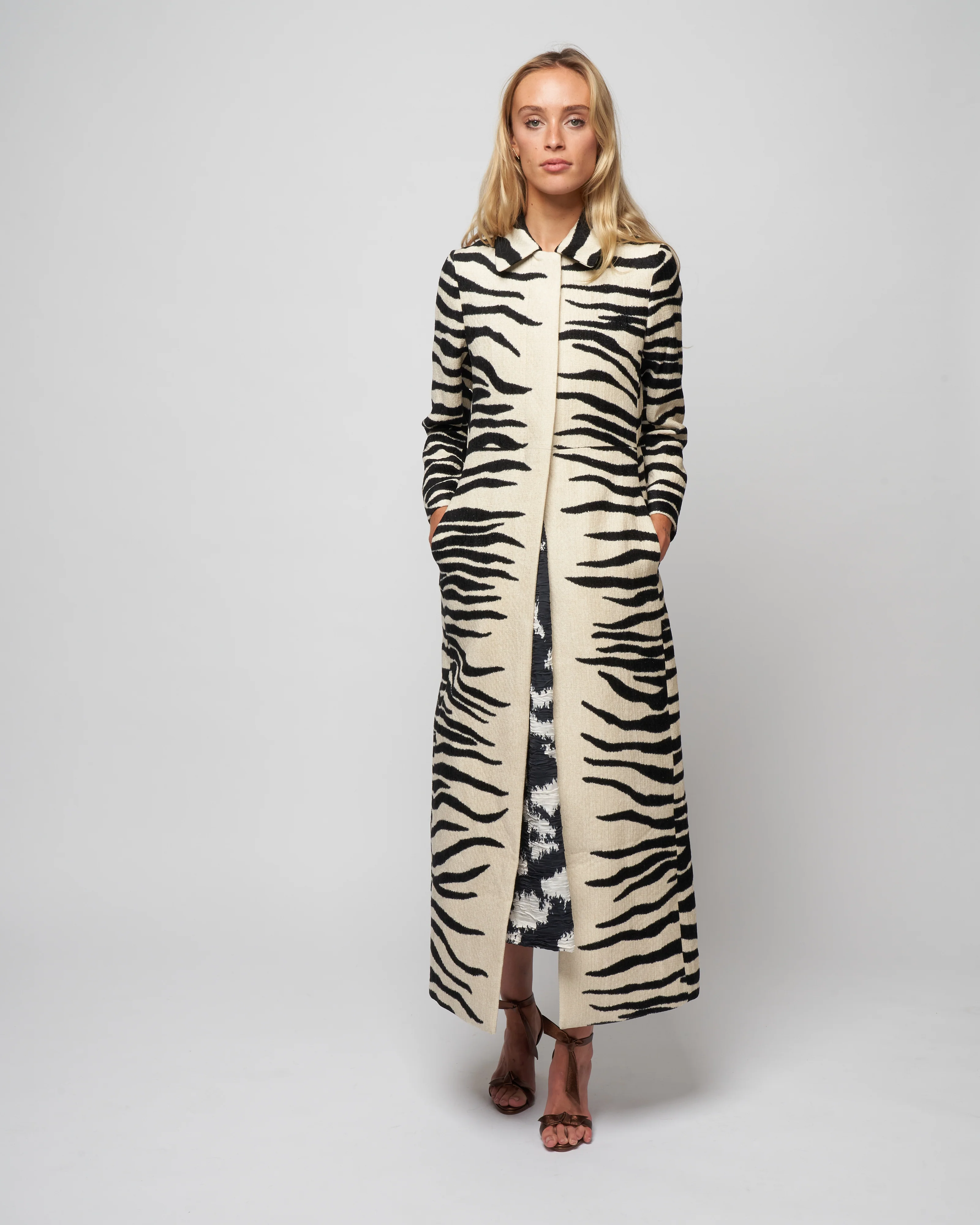 rilke long coat - ecru - Image 3