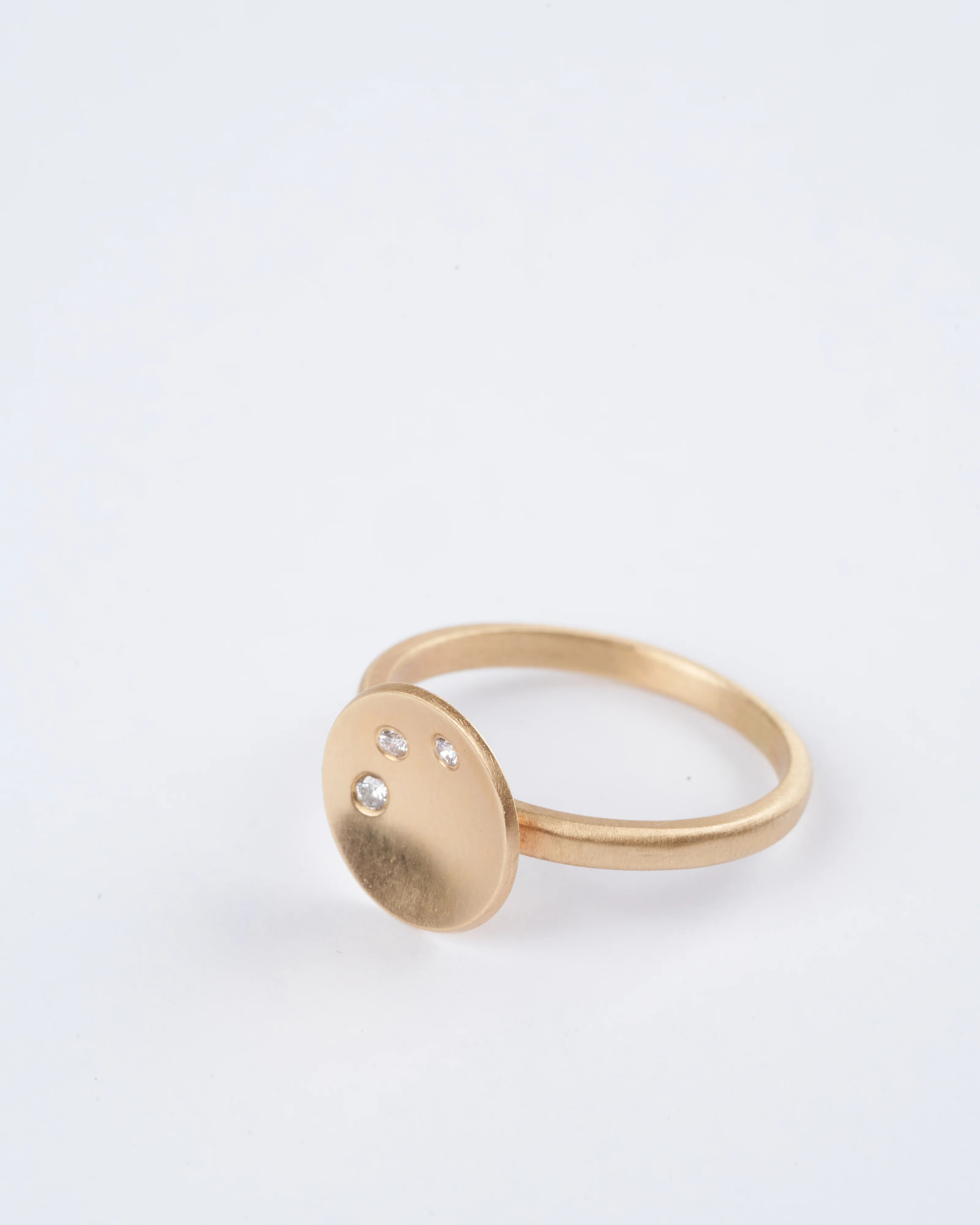 14k concave disc ring with diamonds - gold