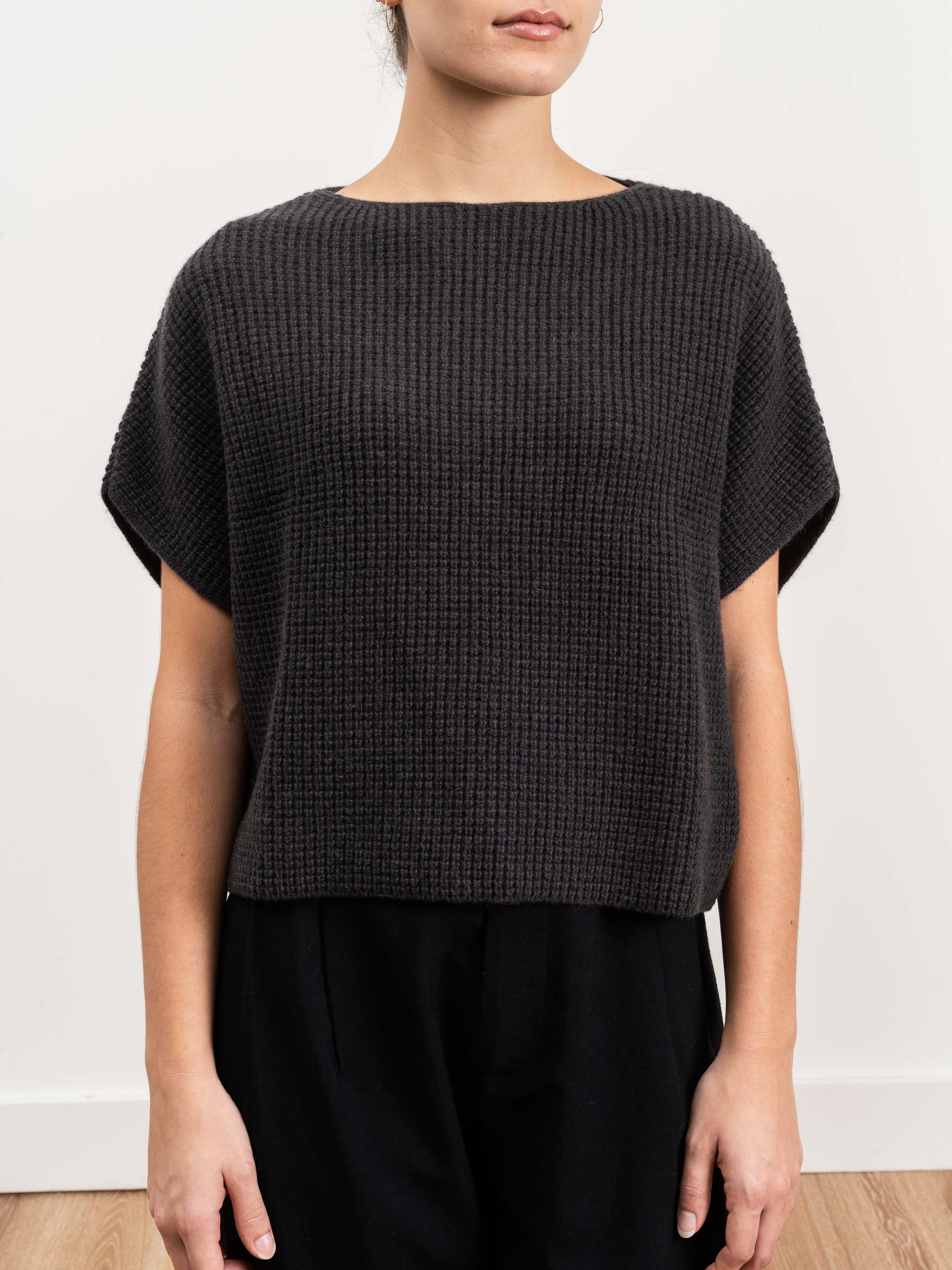 camel aze vest - stone grey - Image 4