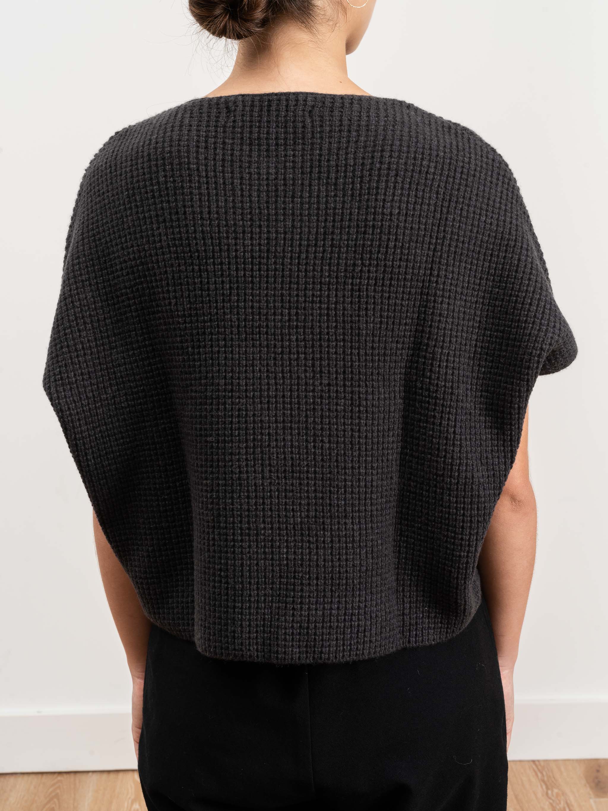camel aze vest - stone grey - Image 6
