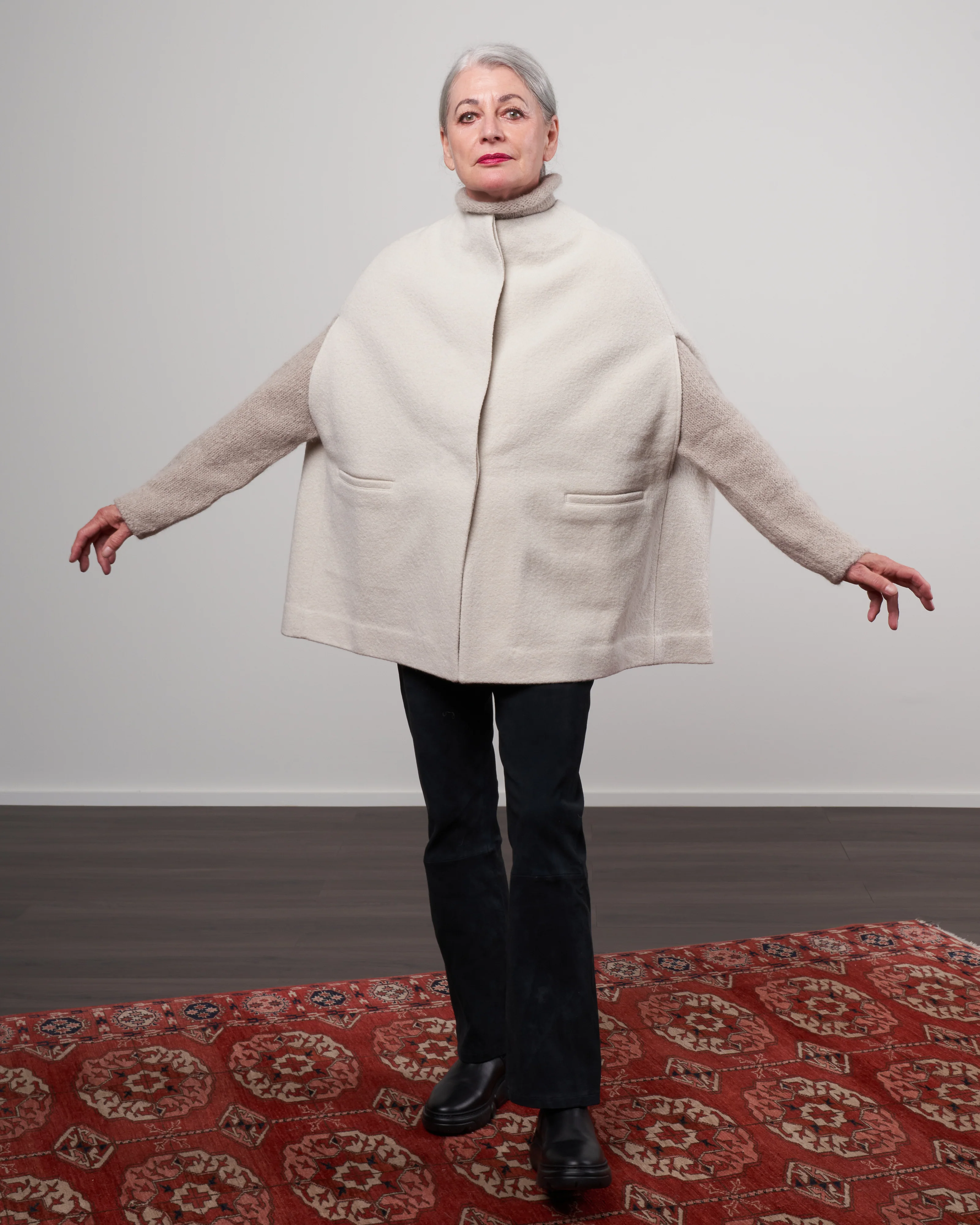 press wool poncho - ivory 05 - Image 2