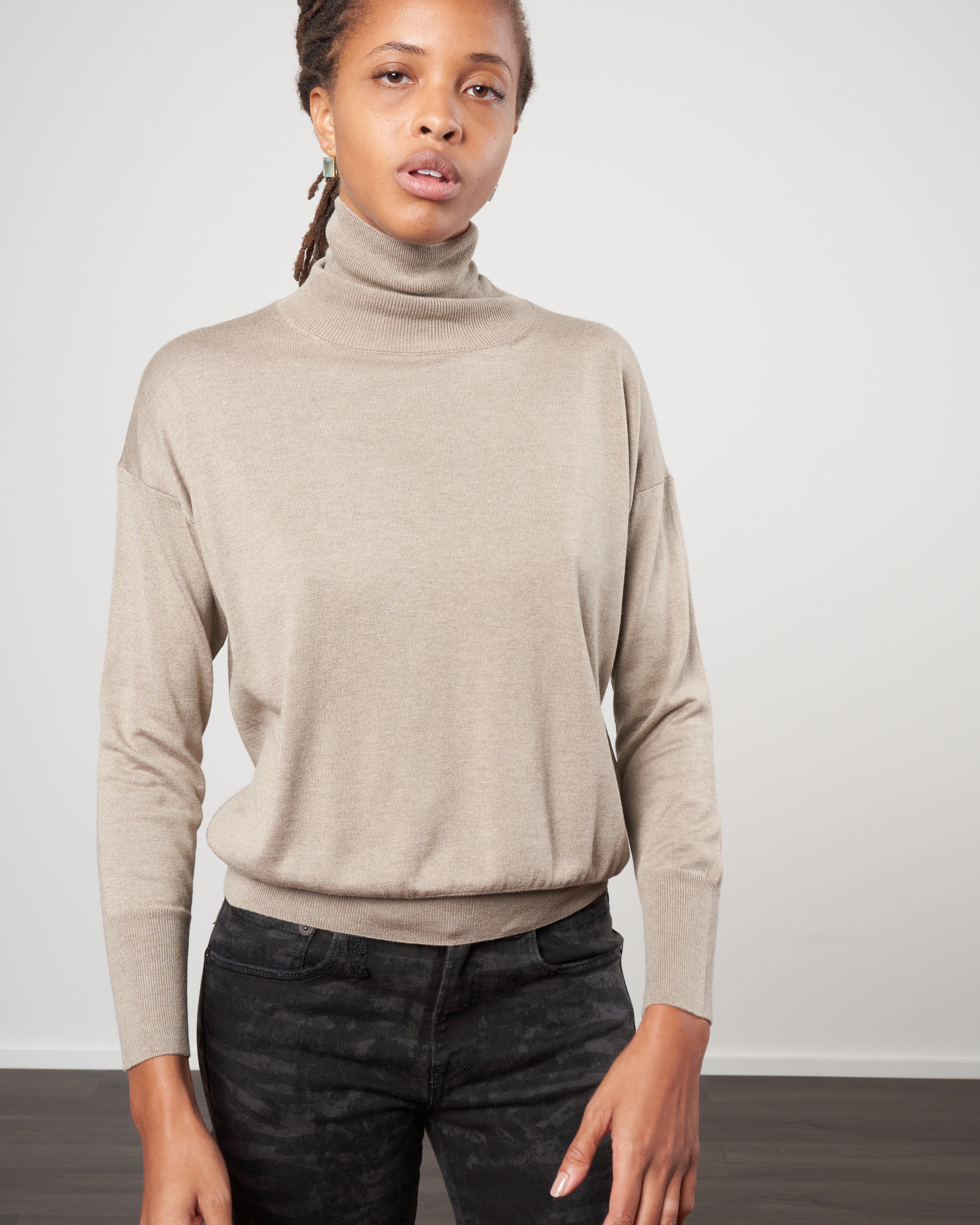 silk/cashmere turtleneck - mocha