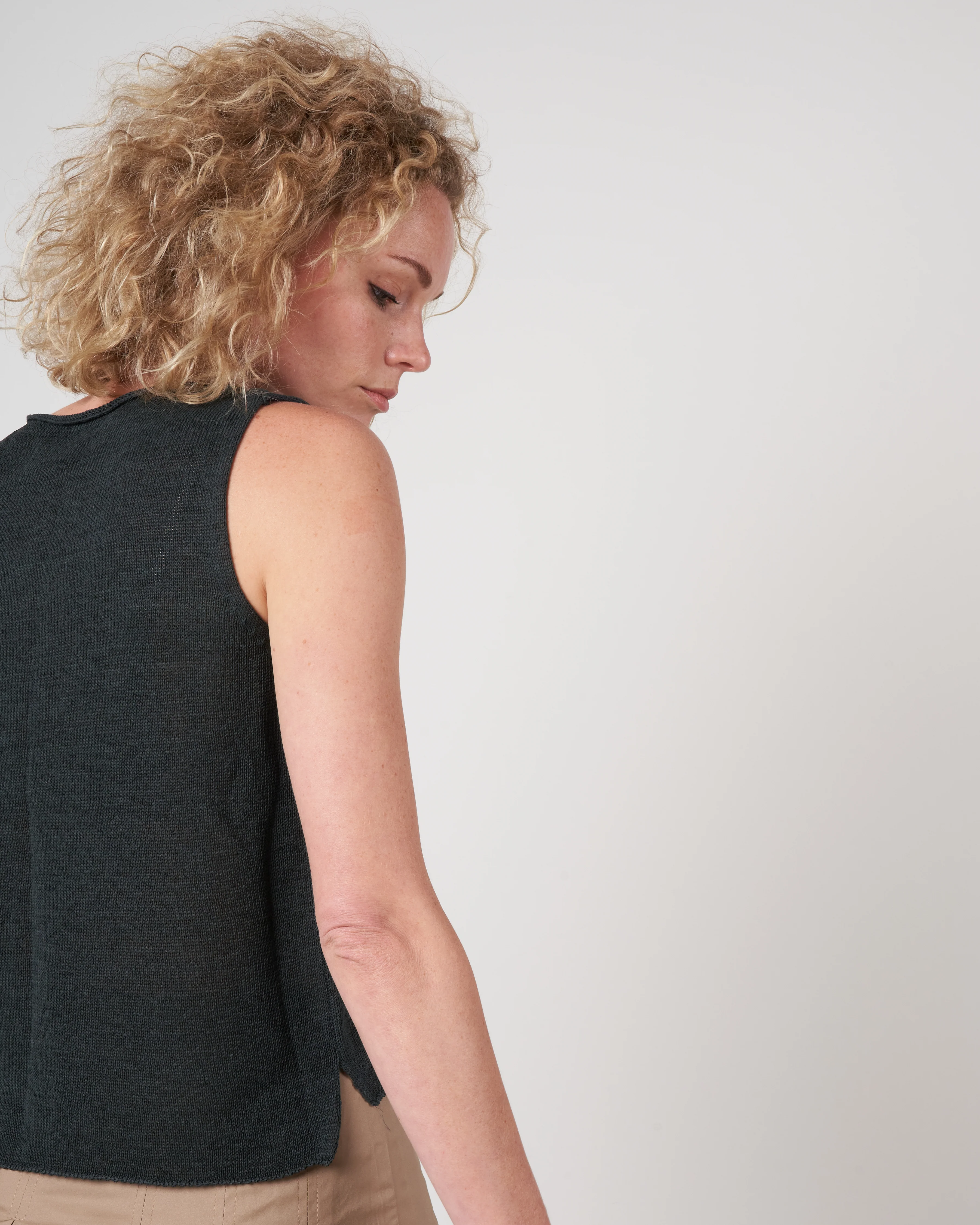 tape yarn sleeveless top - sumi - Image 3