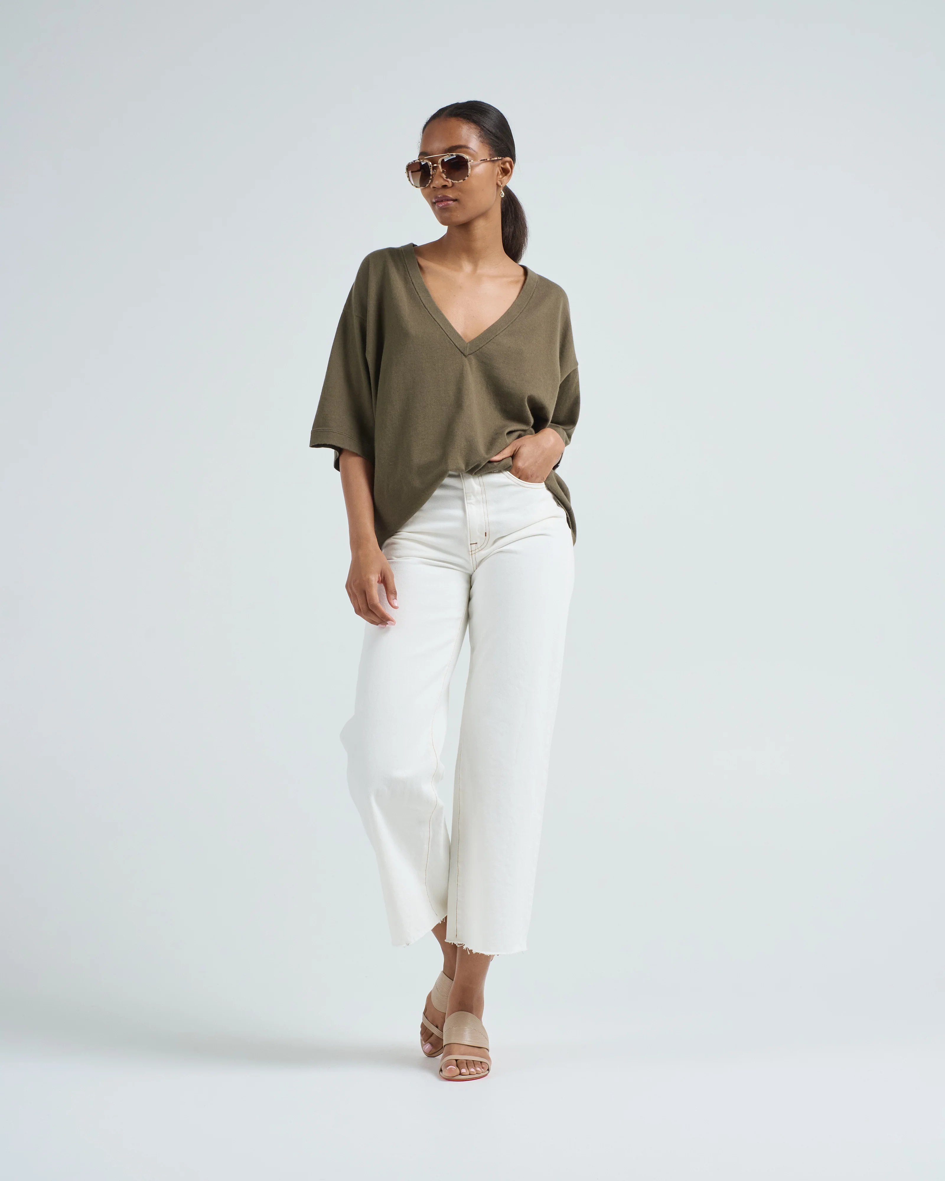 deep vee neck - Image 2