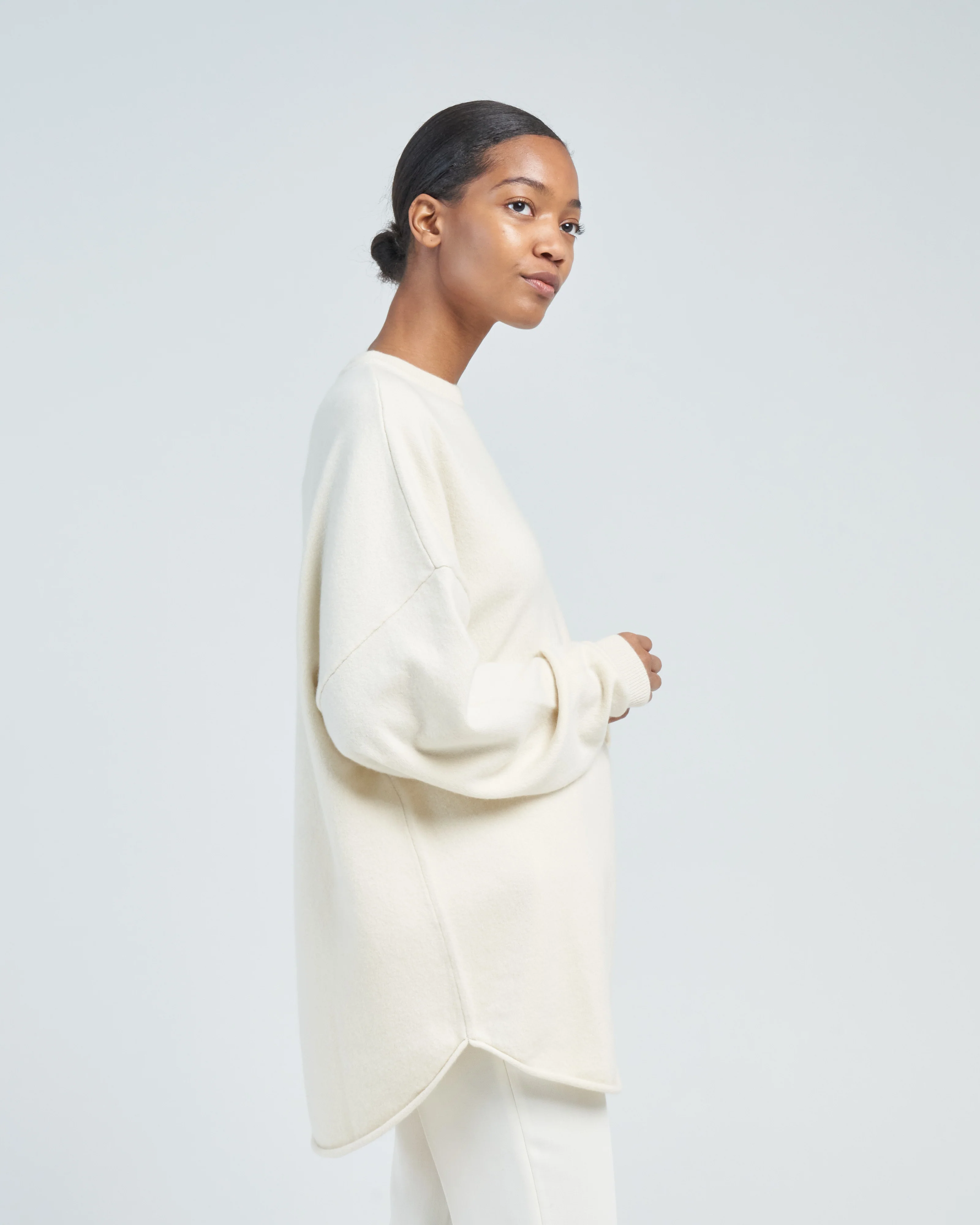 crew hop oversized curve hem sweater - Image 4